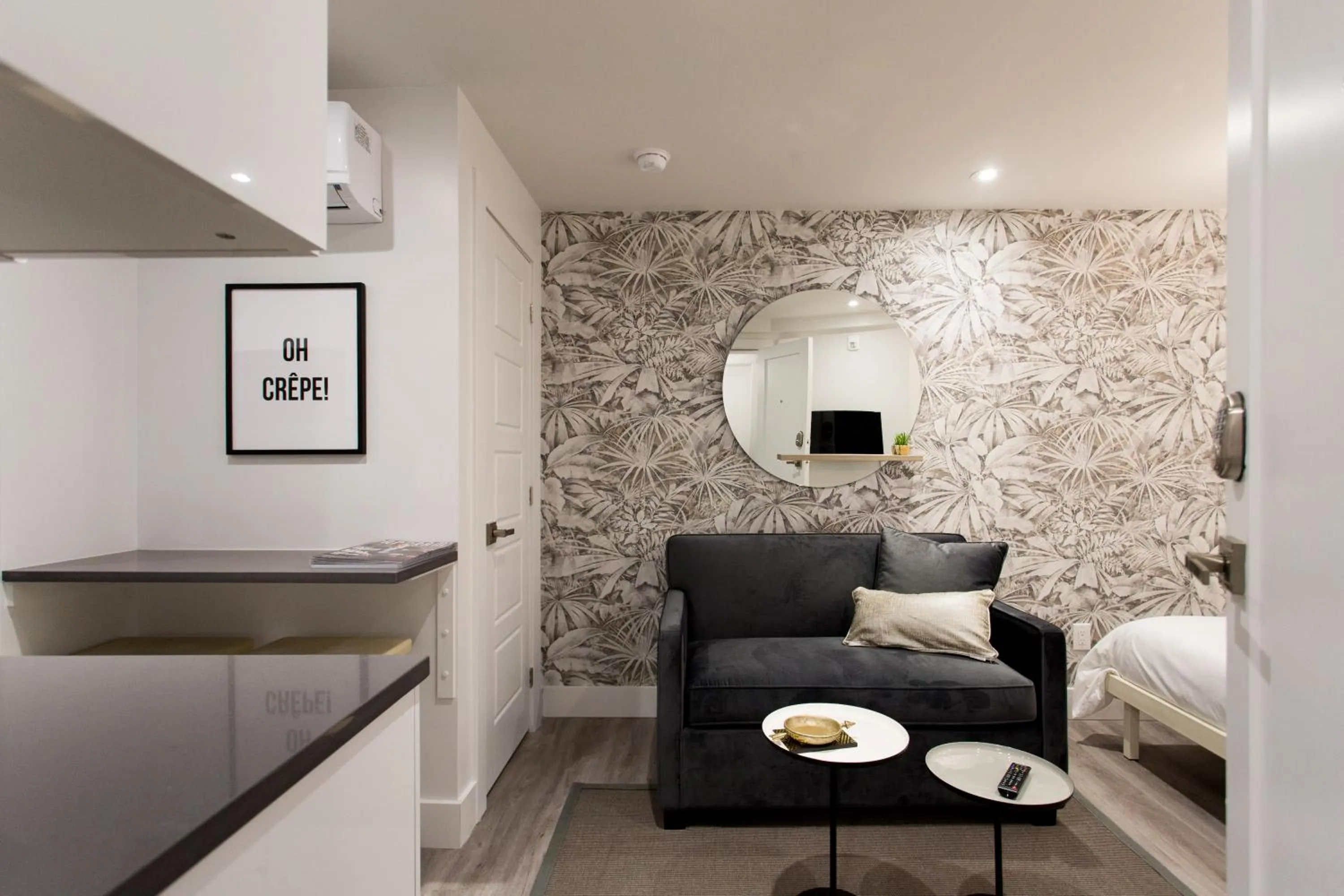 16 Studio Apartment-Hotel in Little Italy by Den Stays