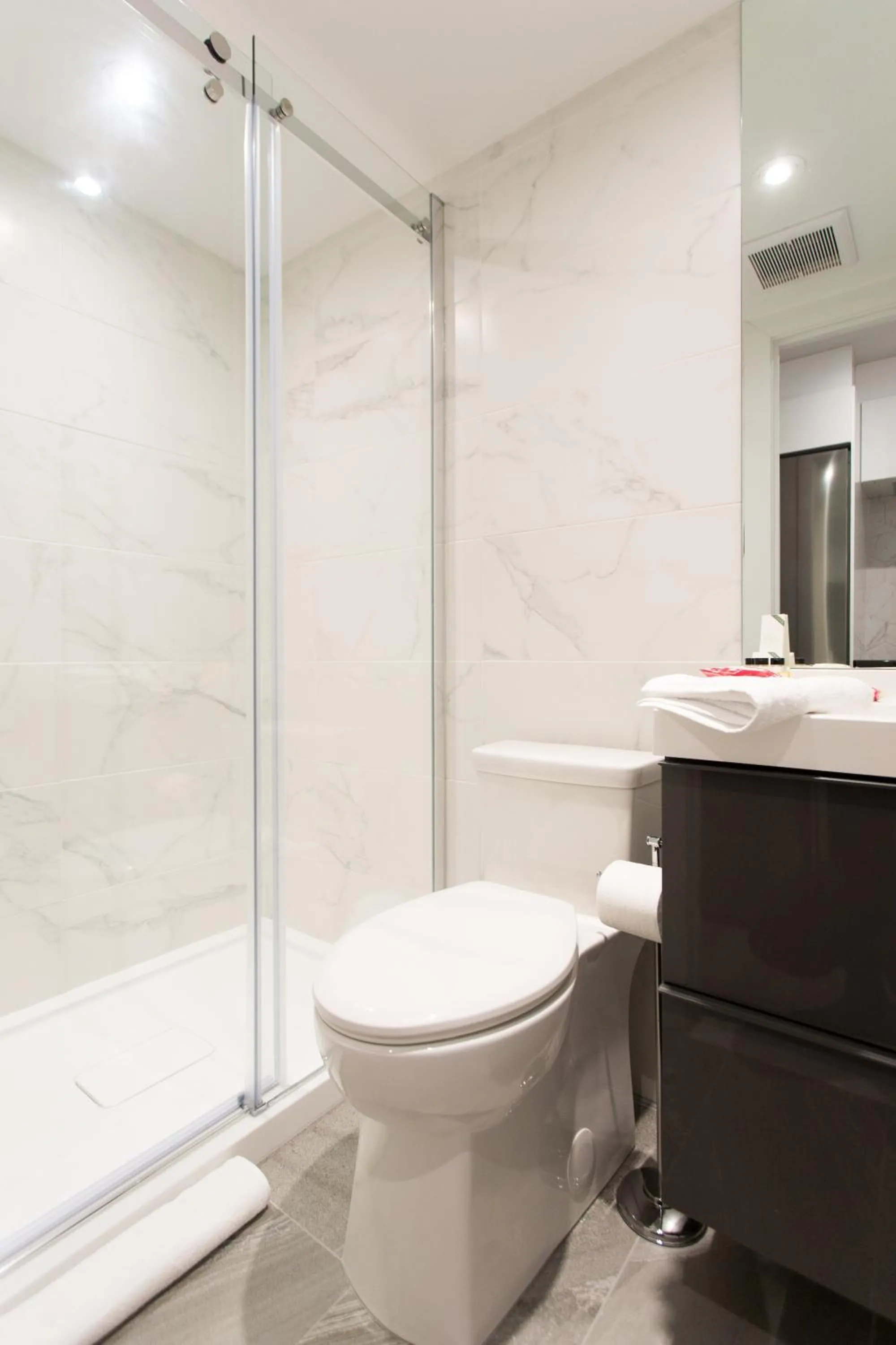 16 Studio Apartment-Hotel in Little Italy by Den Stays