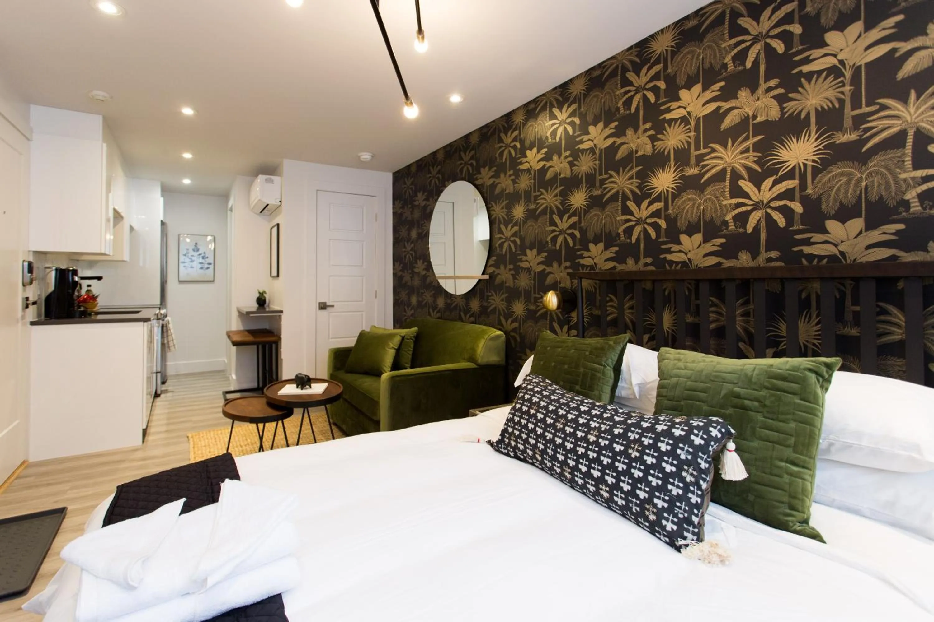 Bed in 16 Studio Apartment-Hotel in Little Italy by Den Stays