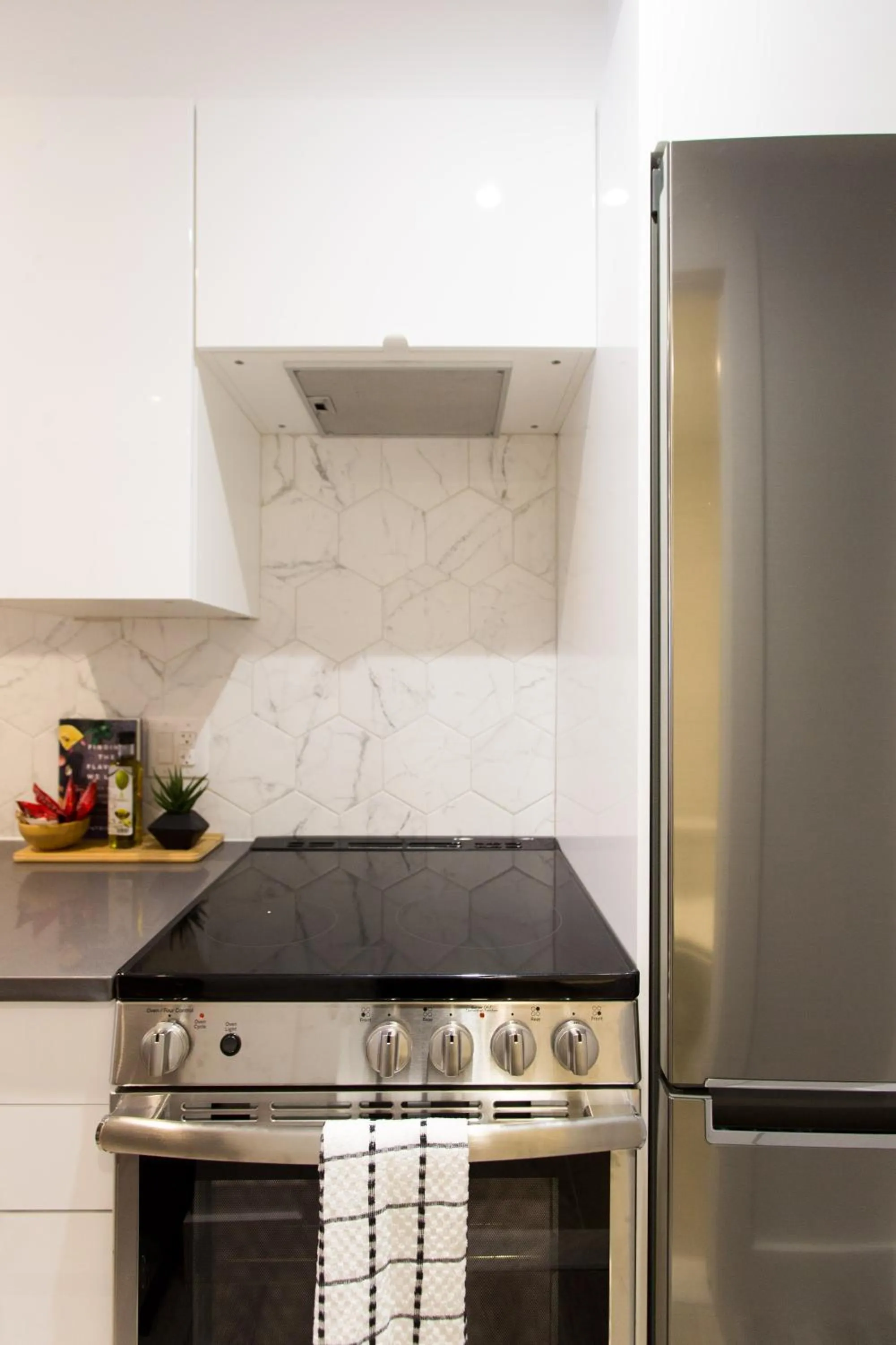 16 Studio Apartment-Hotel in Little Italy by Den Stays