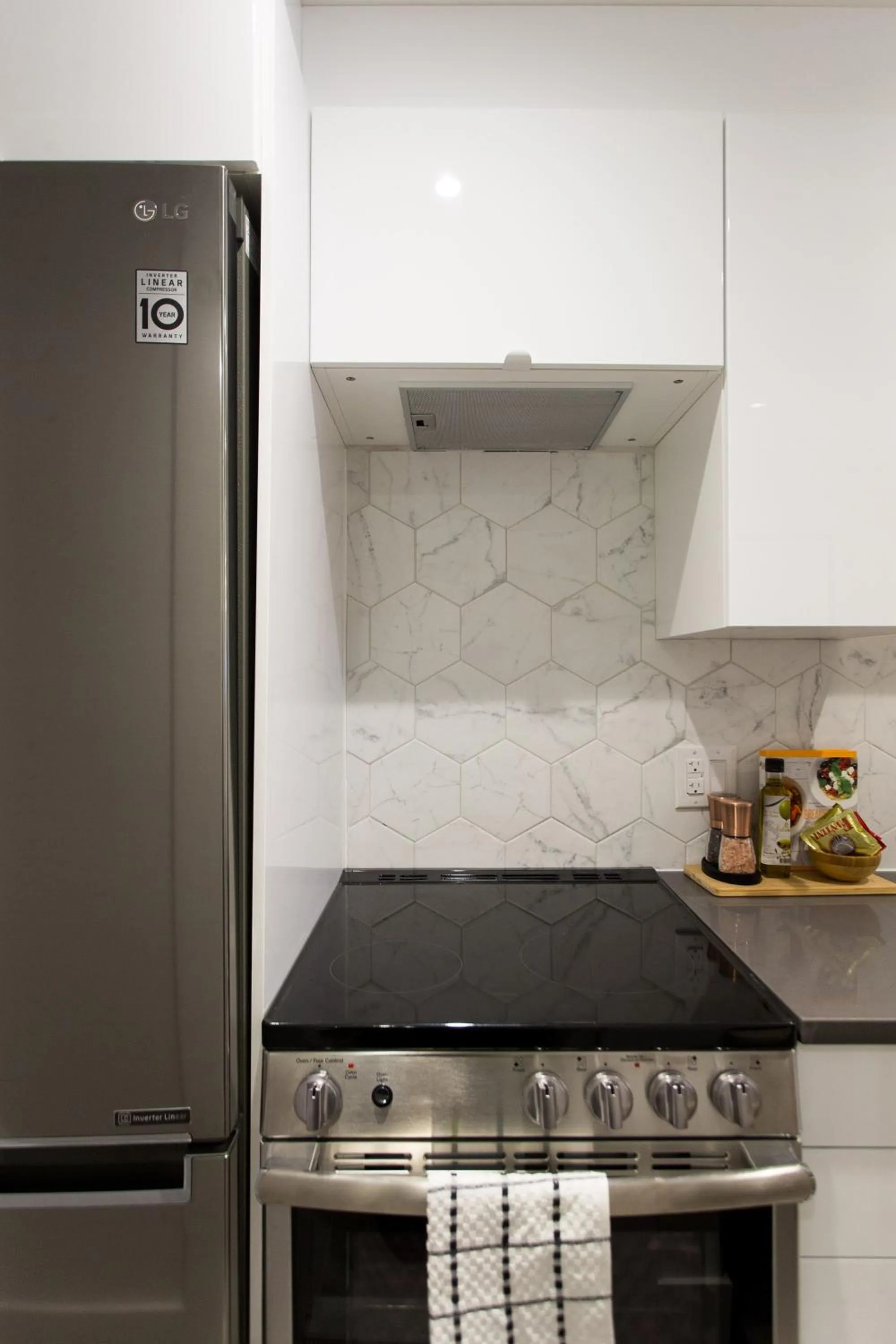 16 Studio Apartment-Hotel in Little Italy by Den Stays