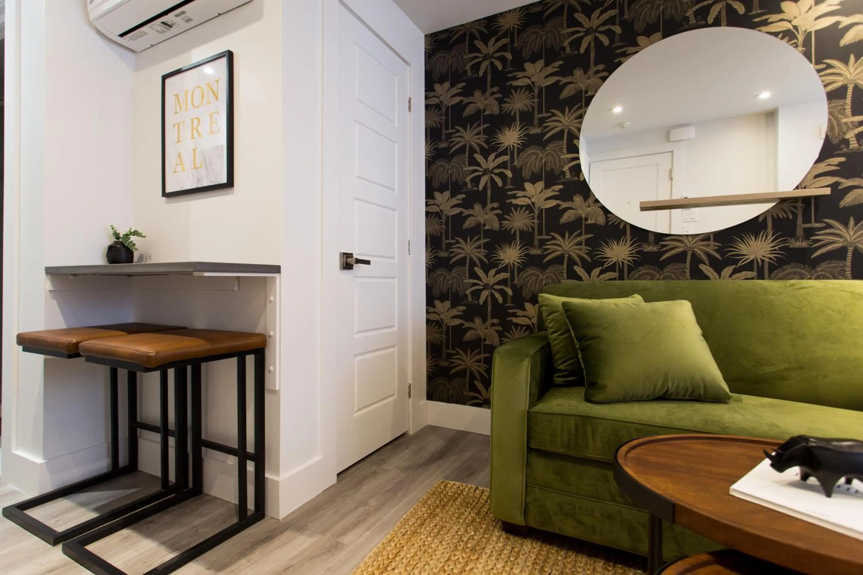 16 Studio Apartment-Hotel in Little Italy by Den Stays