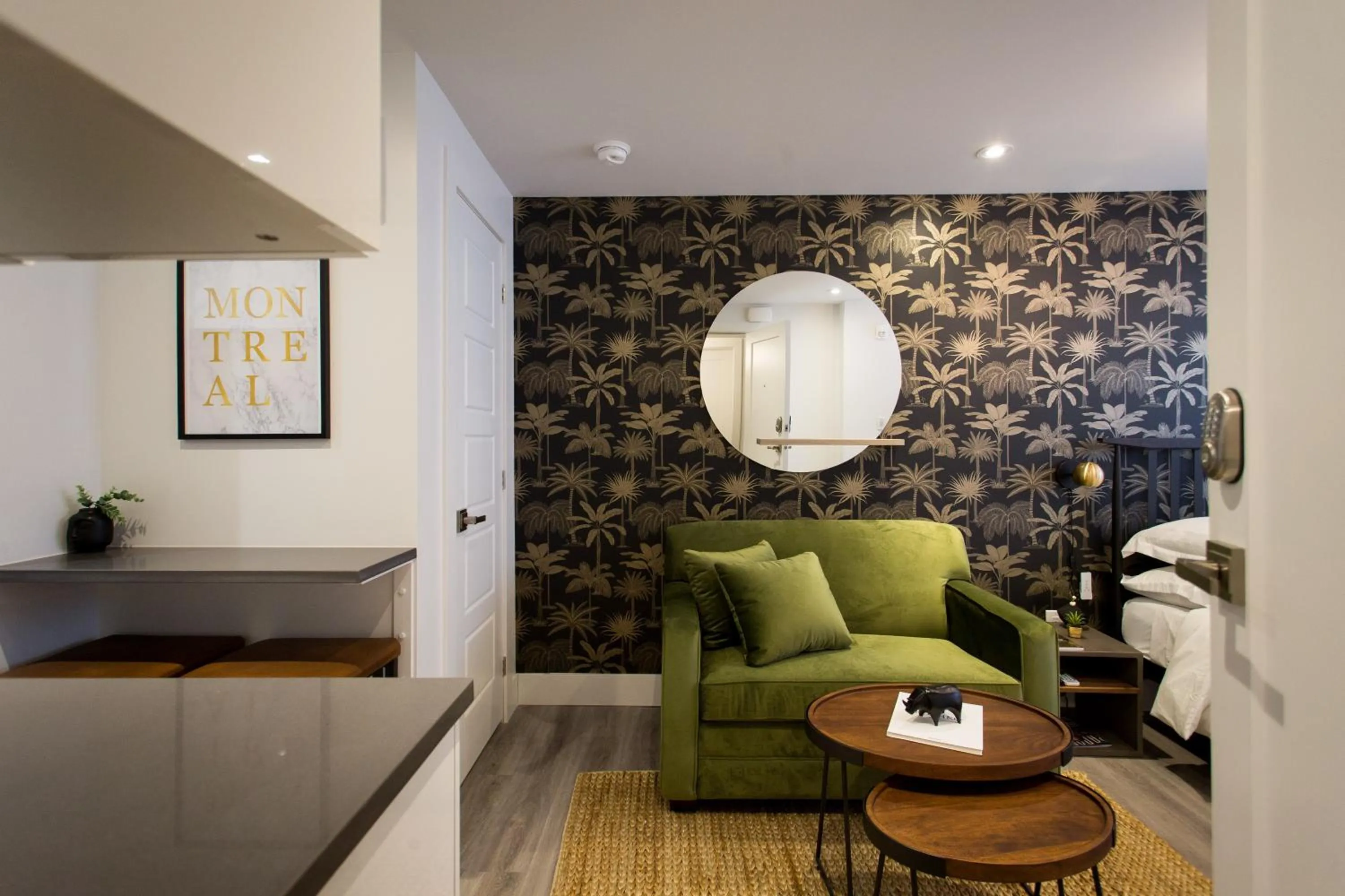 16 Studio Apartment-Hotel in Little Italy by Den Stays
