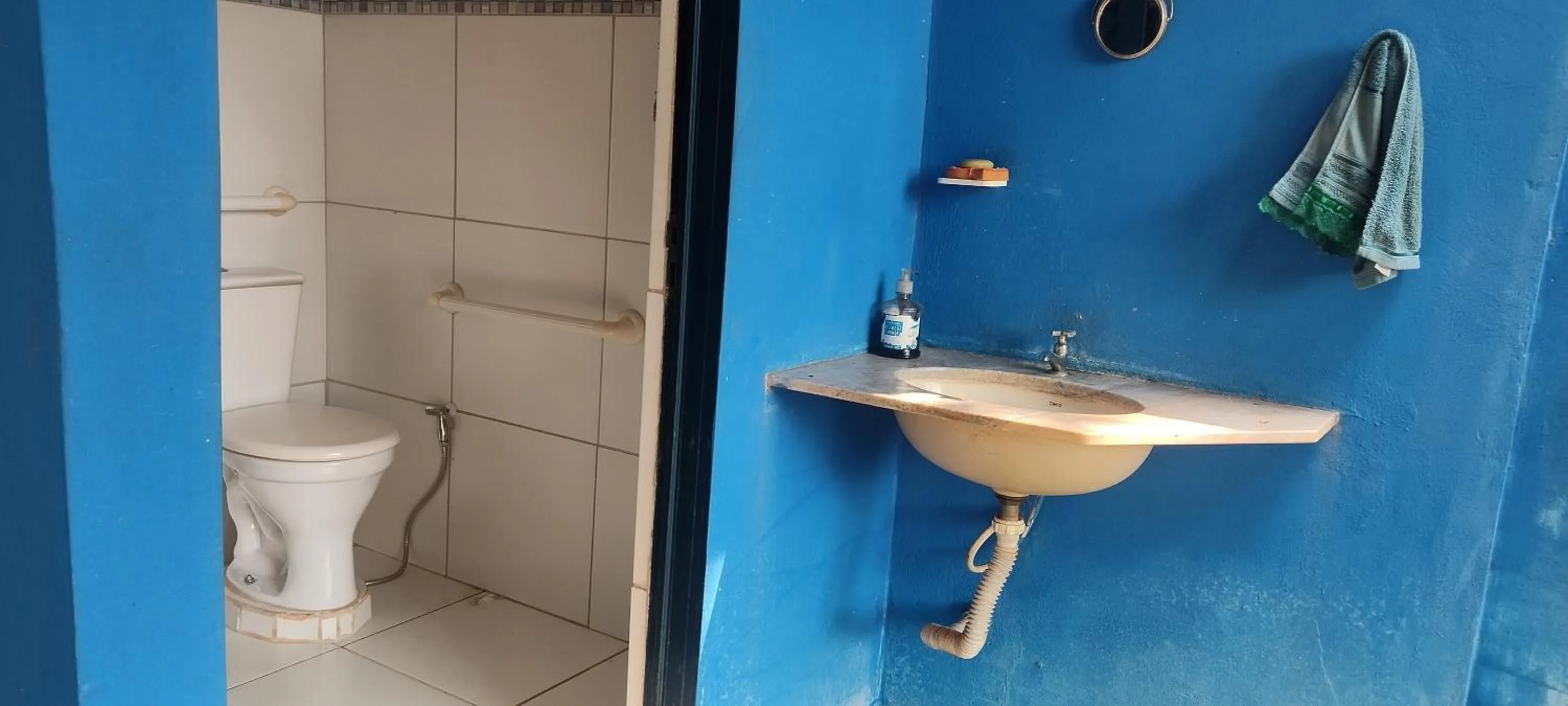 Toilet in Pousada Canto dos Passaros