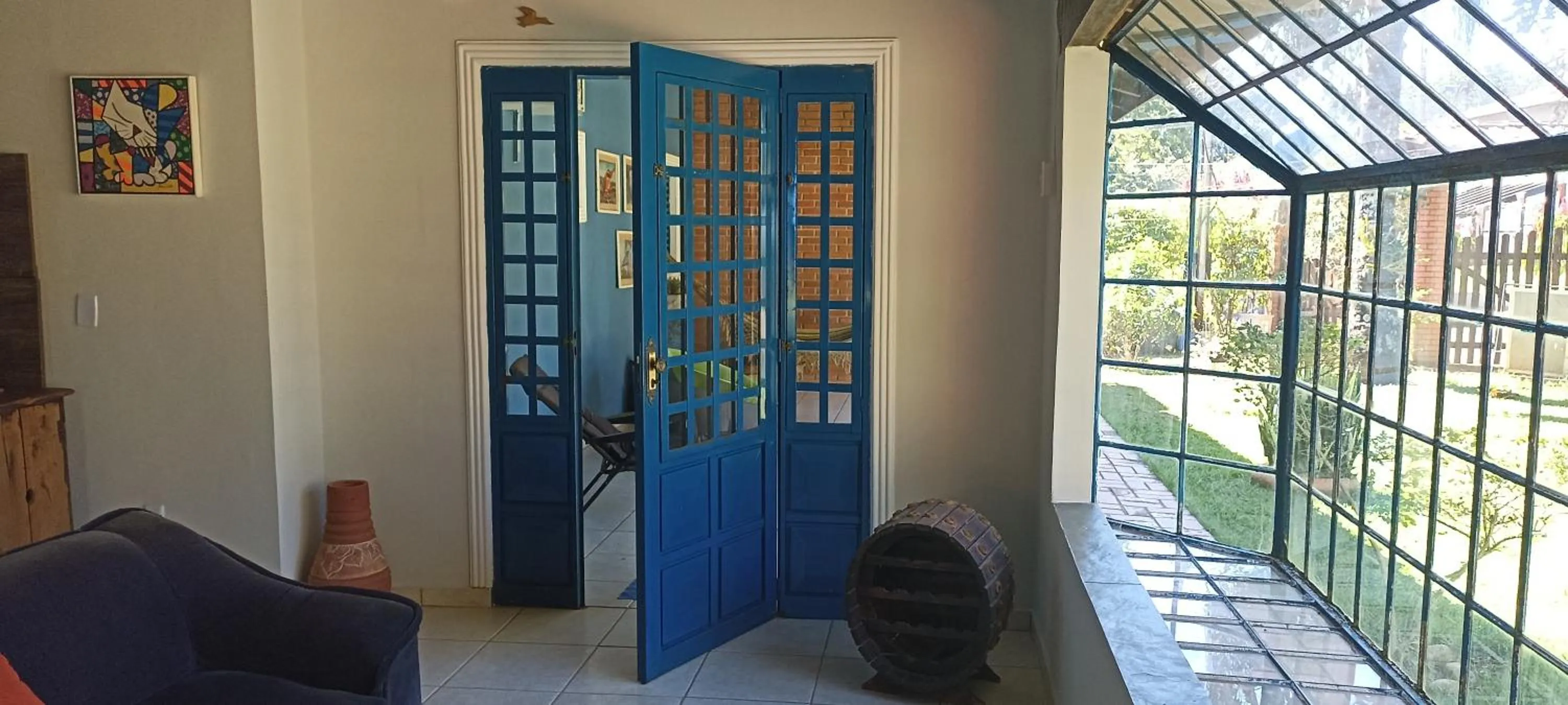 Communal lounge/ TV room in Pousada Canto dos Passaros