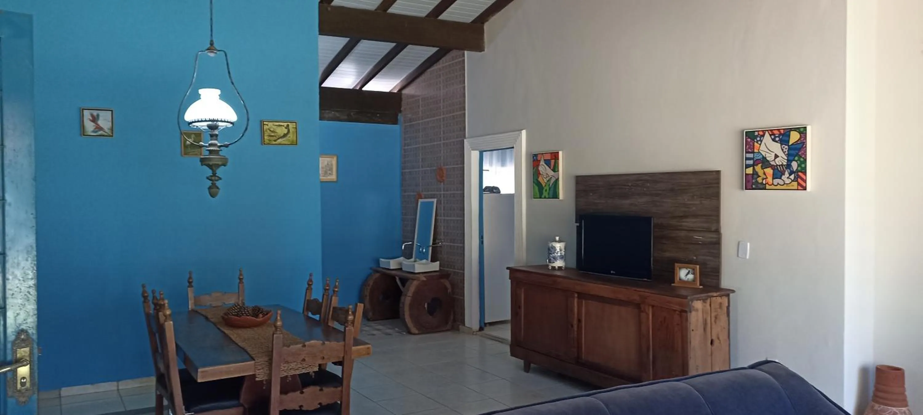Communal lounge/ TV room in Pousada Canto dos Passaros