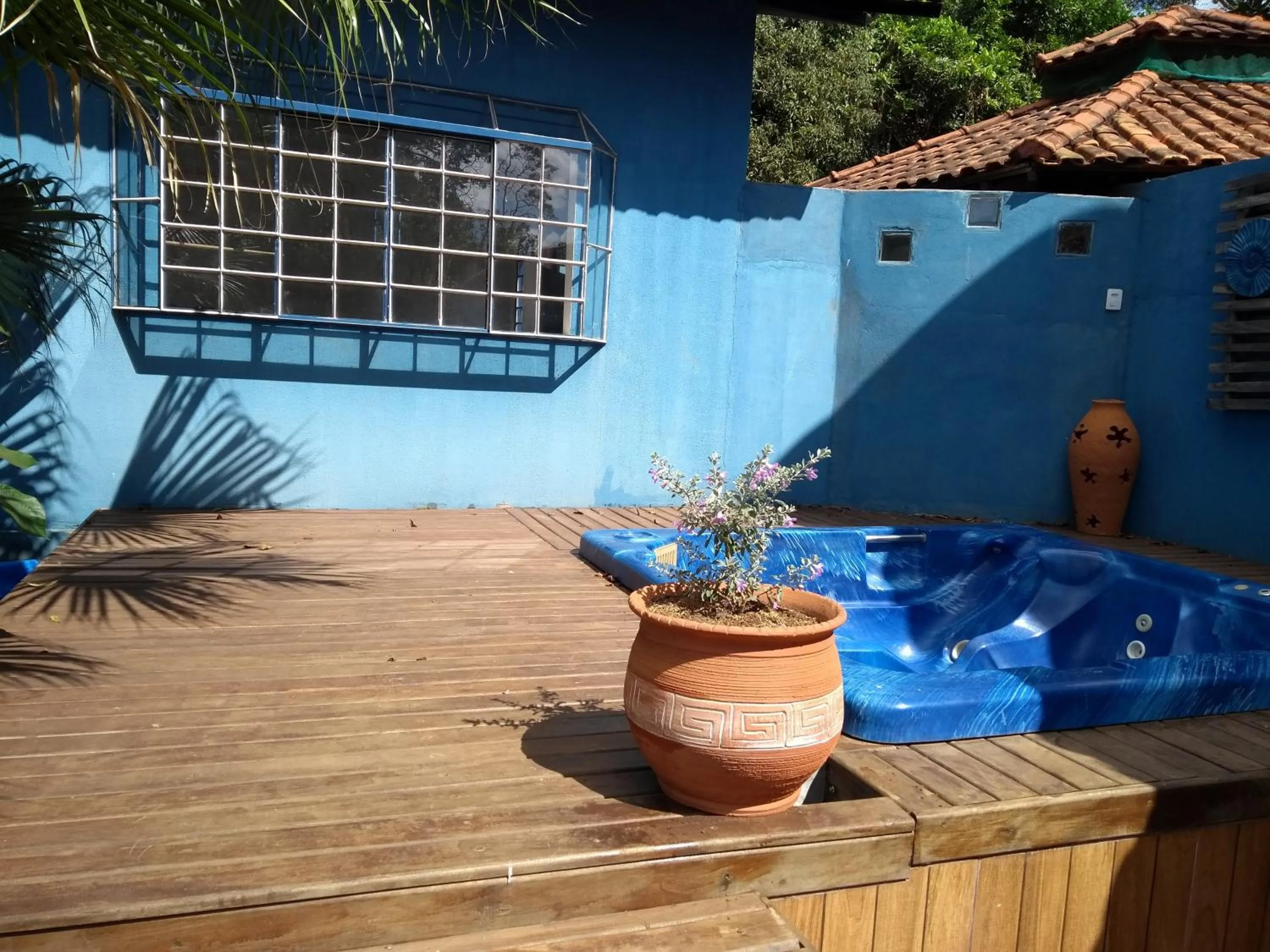 Hot Tub in Pousada Canto dos Passaros