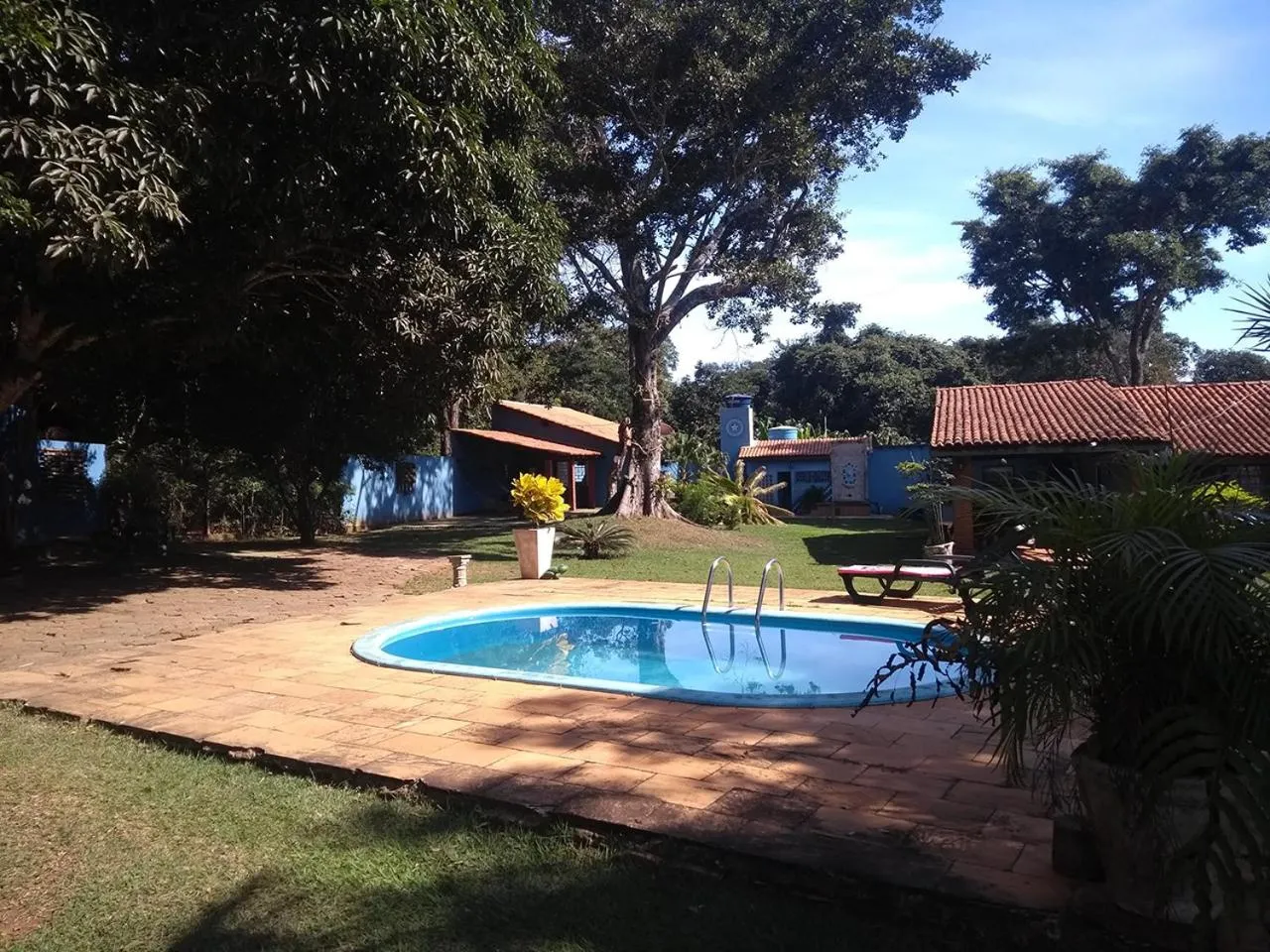Swimming pool in Pousada Canto dos Passaros