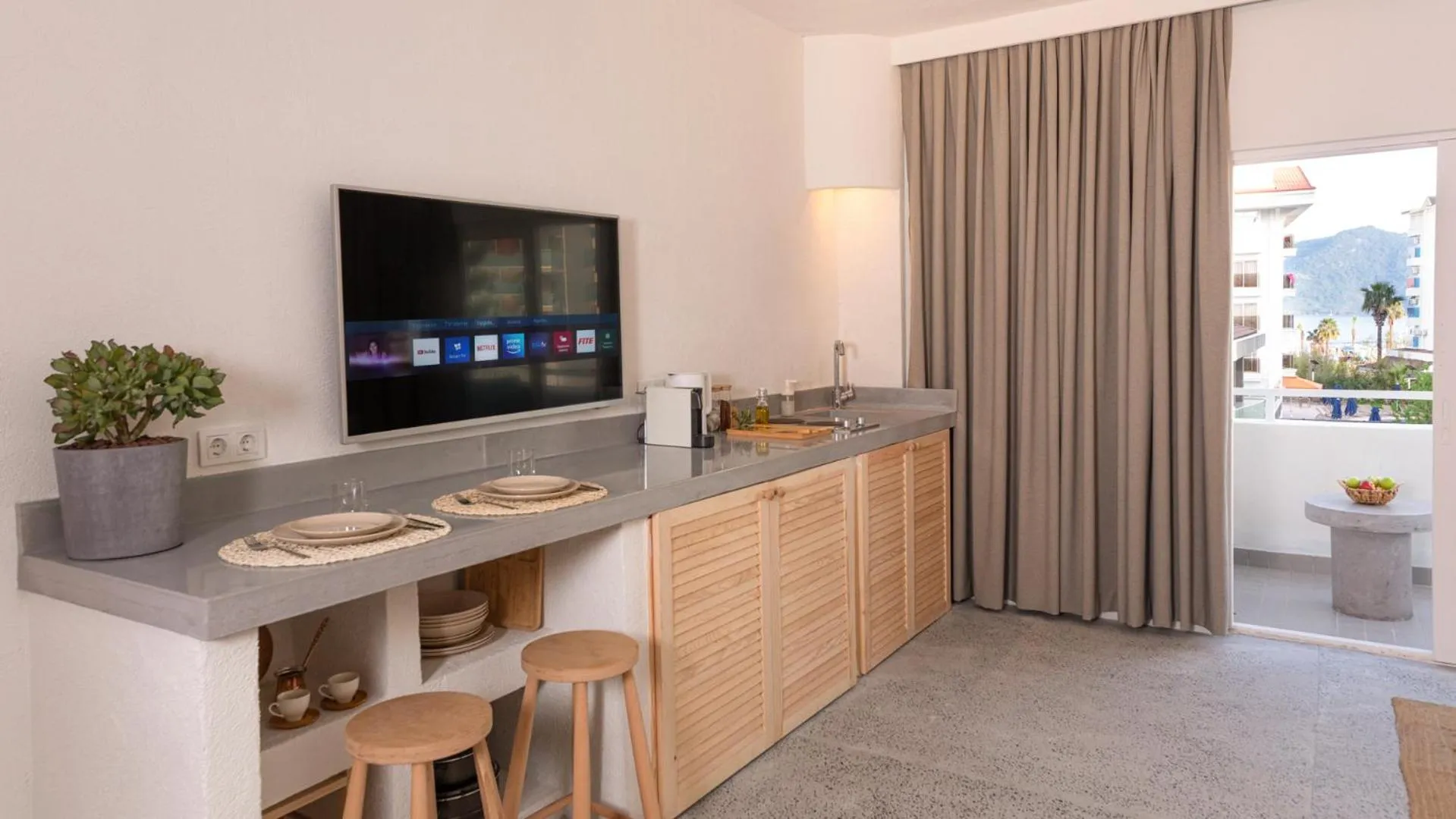 TV and multimedia in L'olive homes