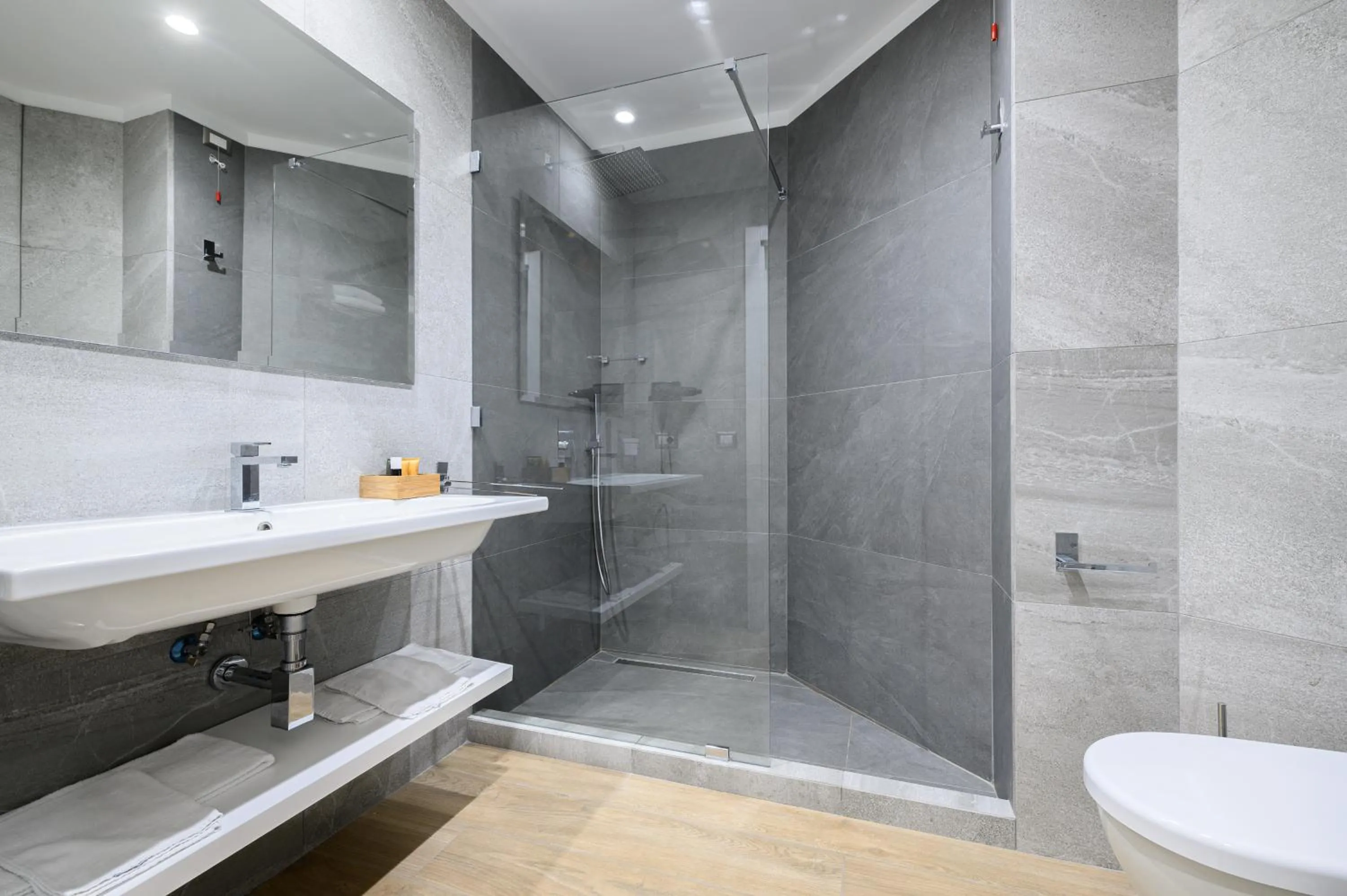 Shower in Alma Suites