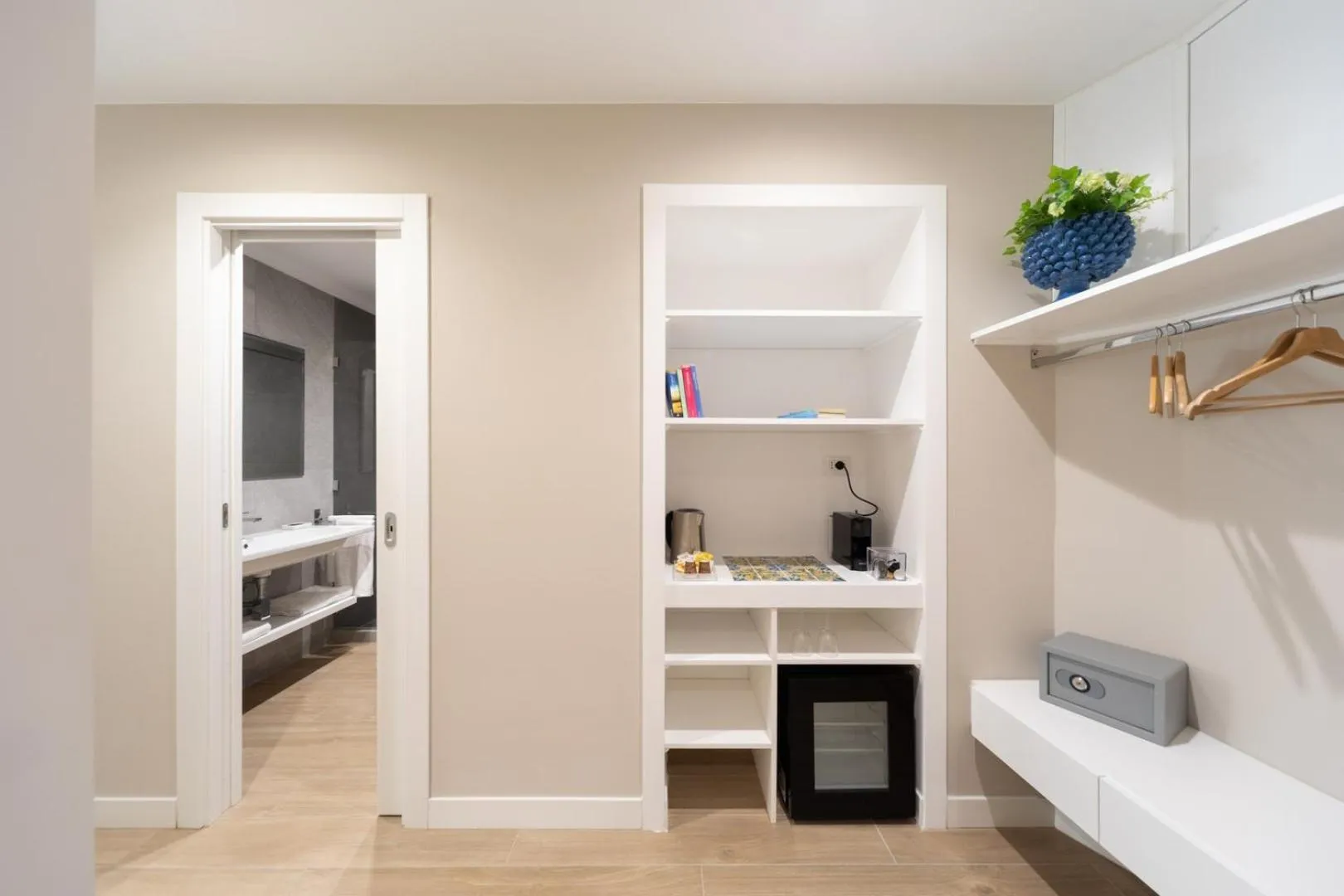 Kitchen or kitchenette in Alma Suites