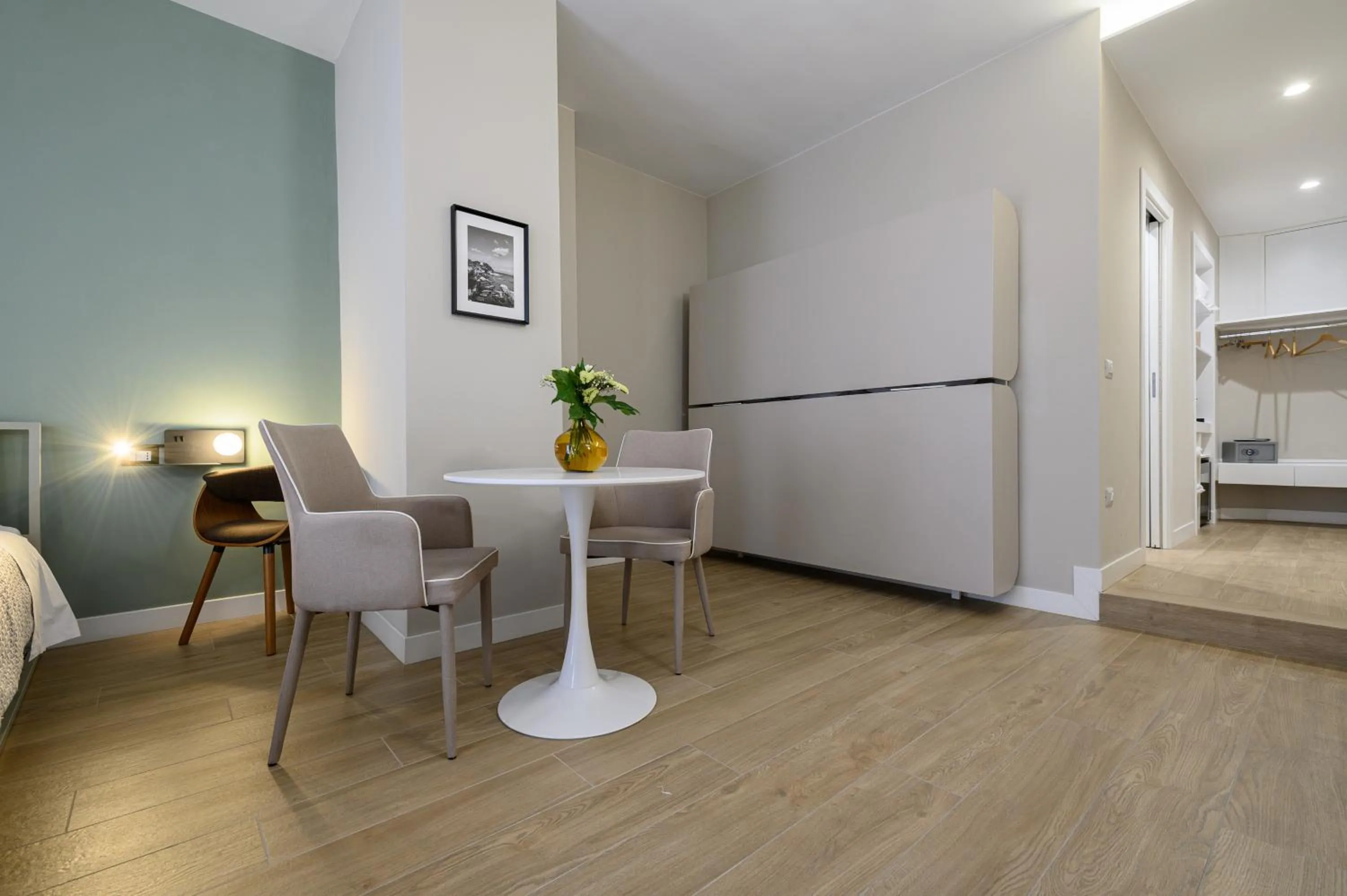 Photo of the whole room in Alma Suites