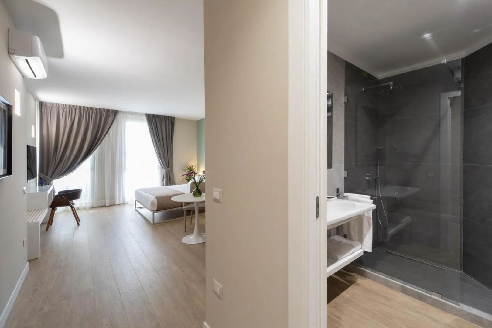 Shower in Alma Suites