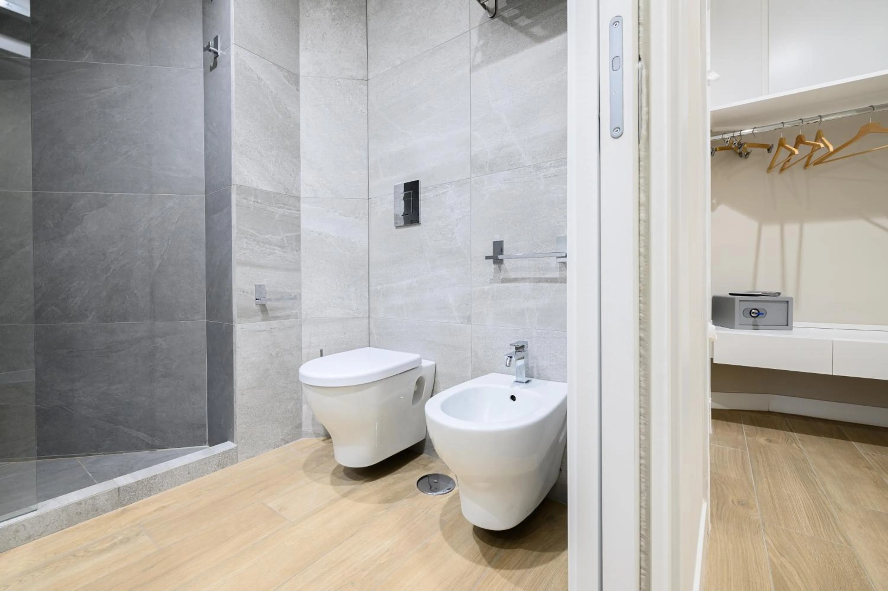 Shower in Alma Suites