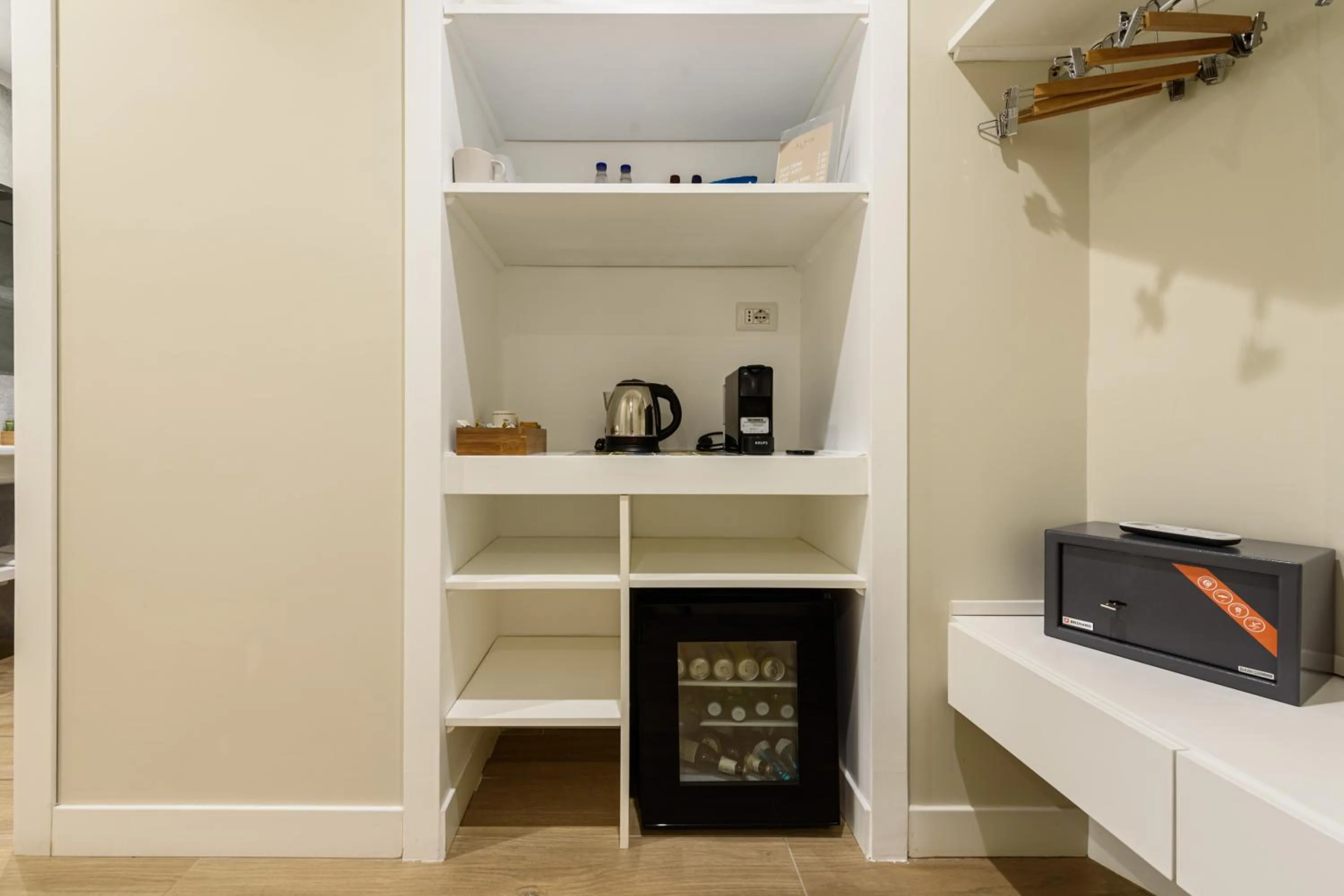 Coffee/tea facilities in Alma Suites