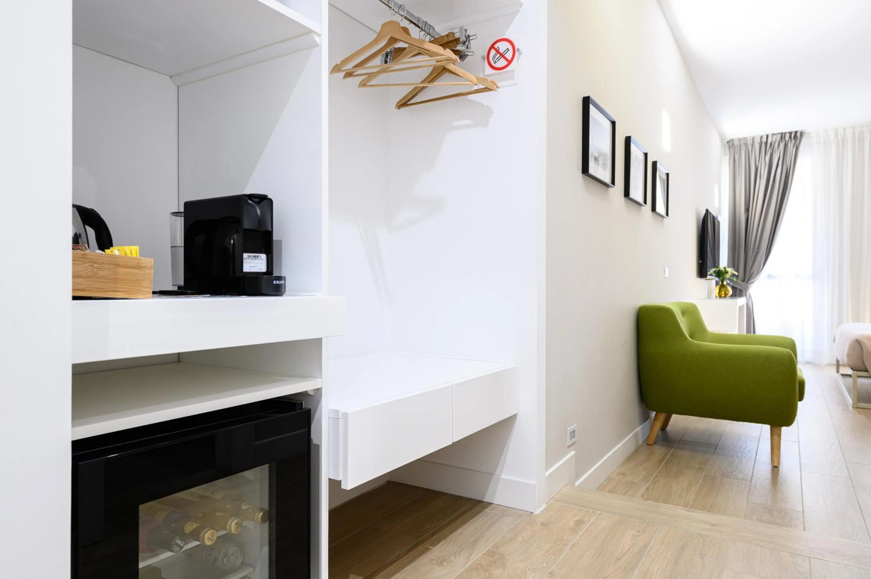 Coffee/tea facilities in Alma Suites