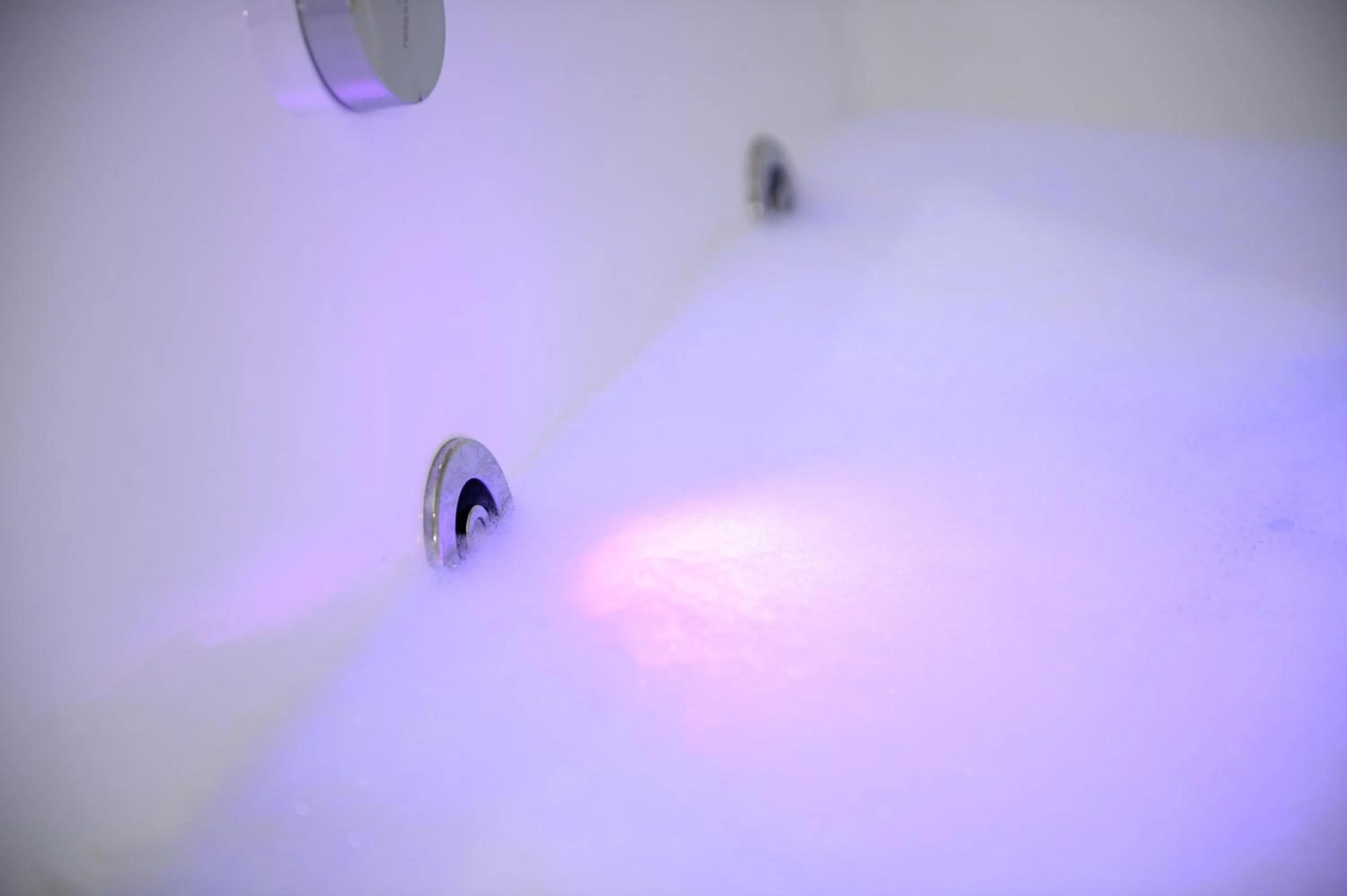 Hot Tub in Alma Suites