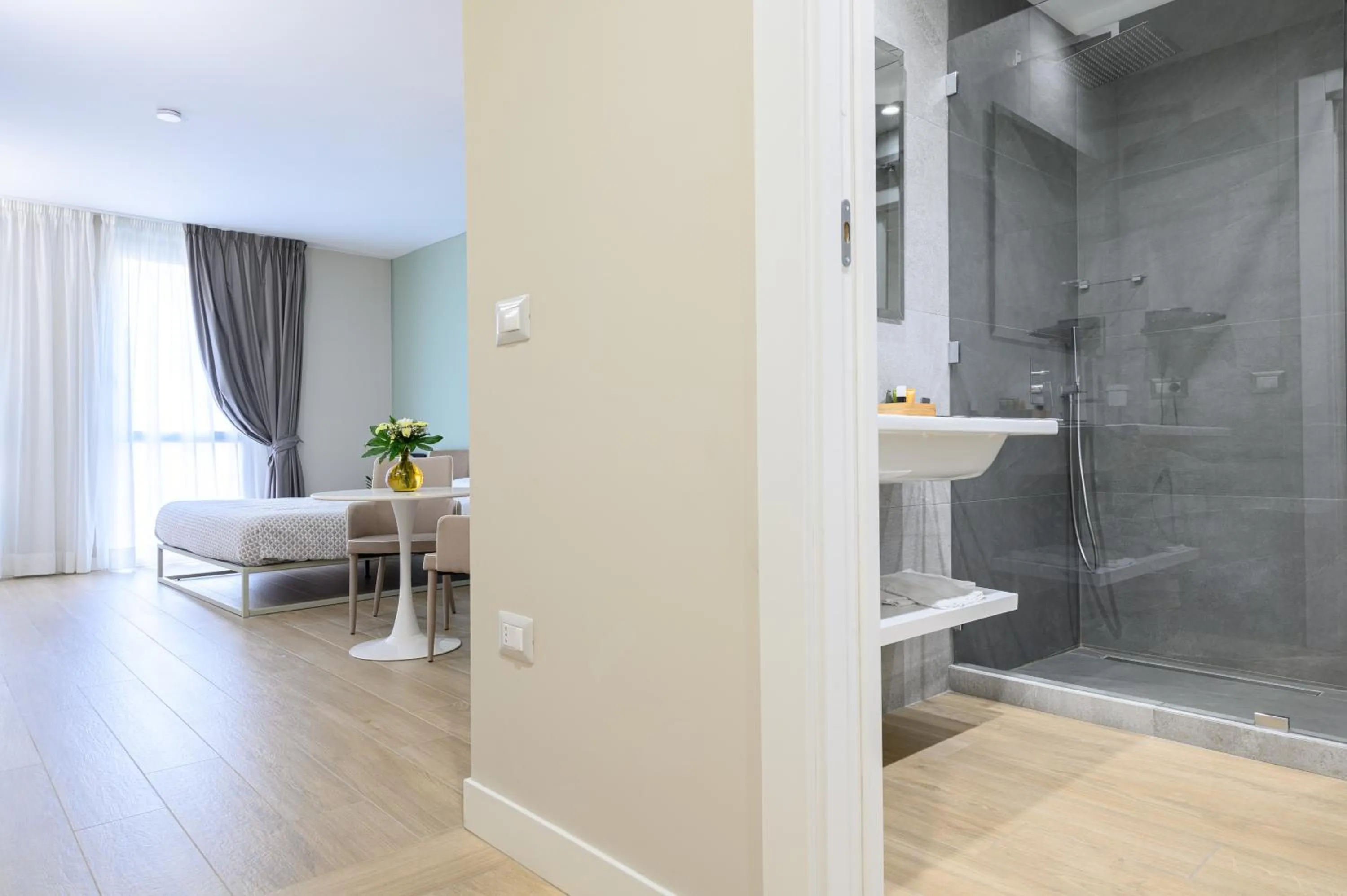 Shower in Alma Suites