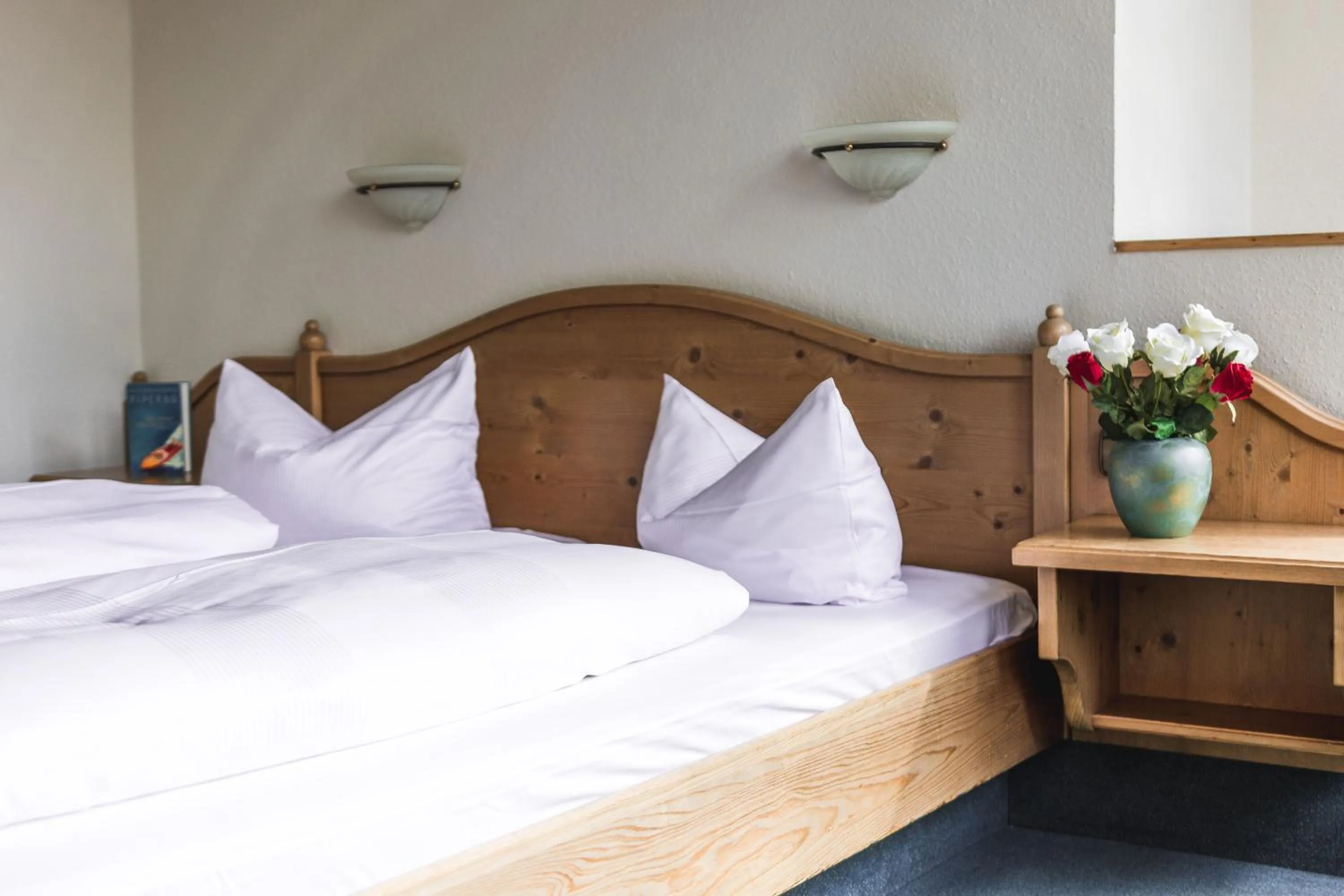 Bed in Berghotel Friedrichshöhe - Sauna, Pool & Natur