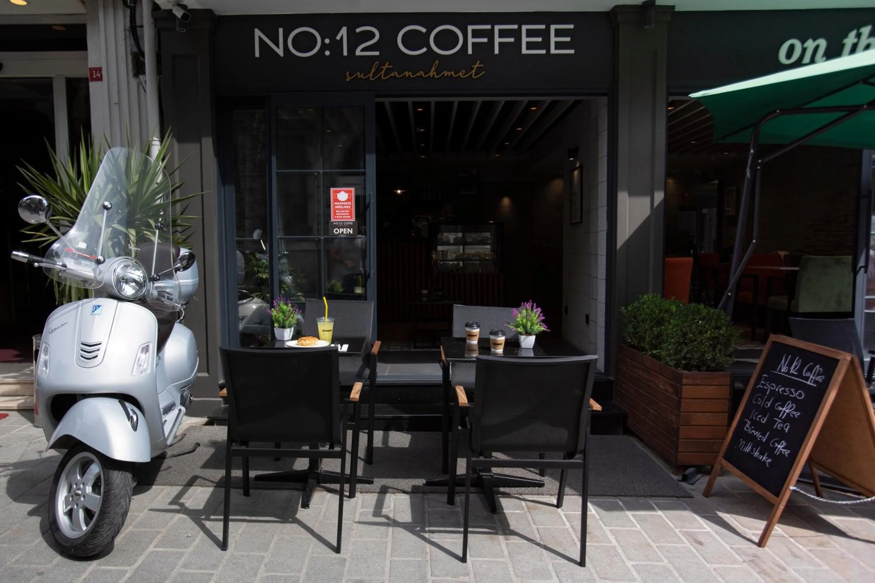 Garden in No12 Hotel Sultanahmet