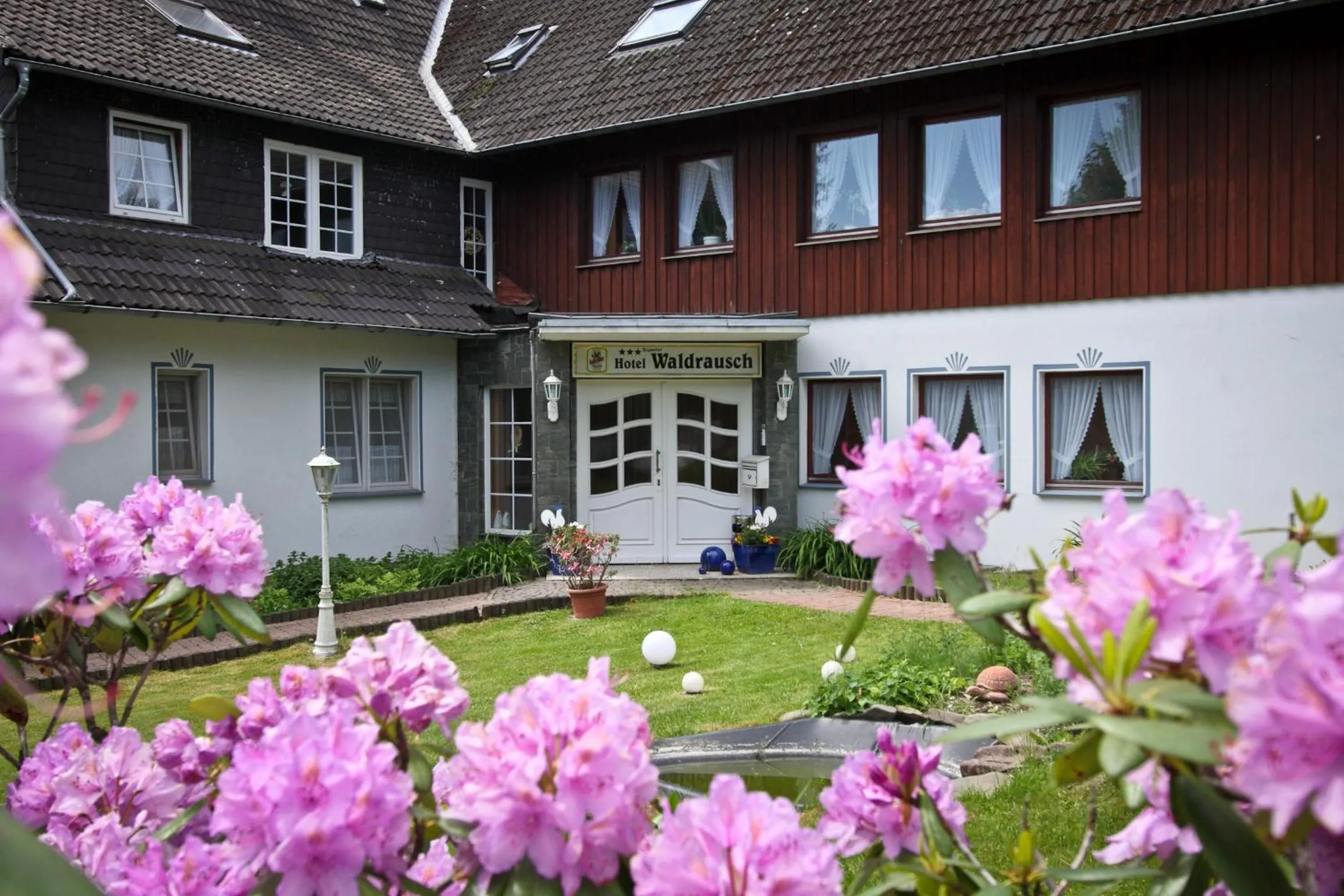 Facade/entrance in Hotel Waldrausch