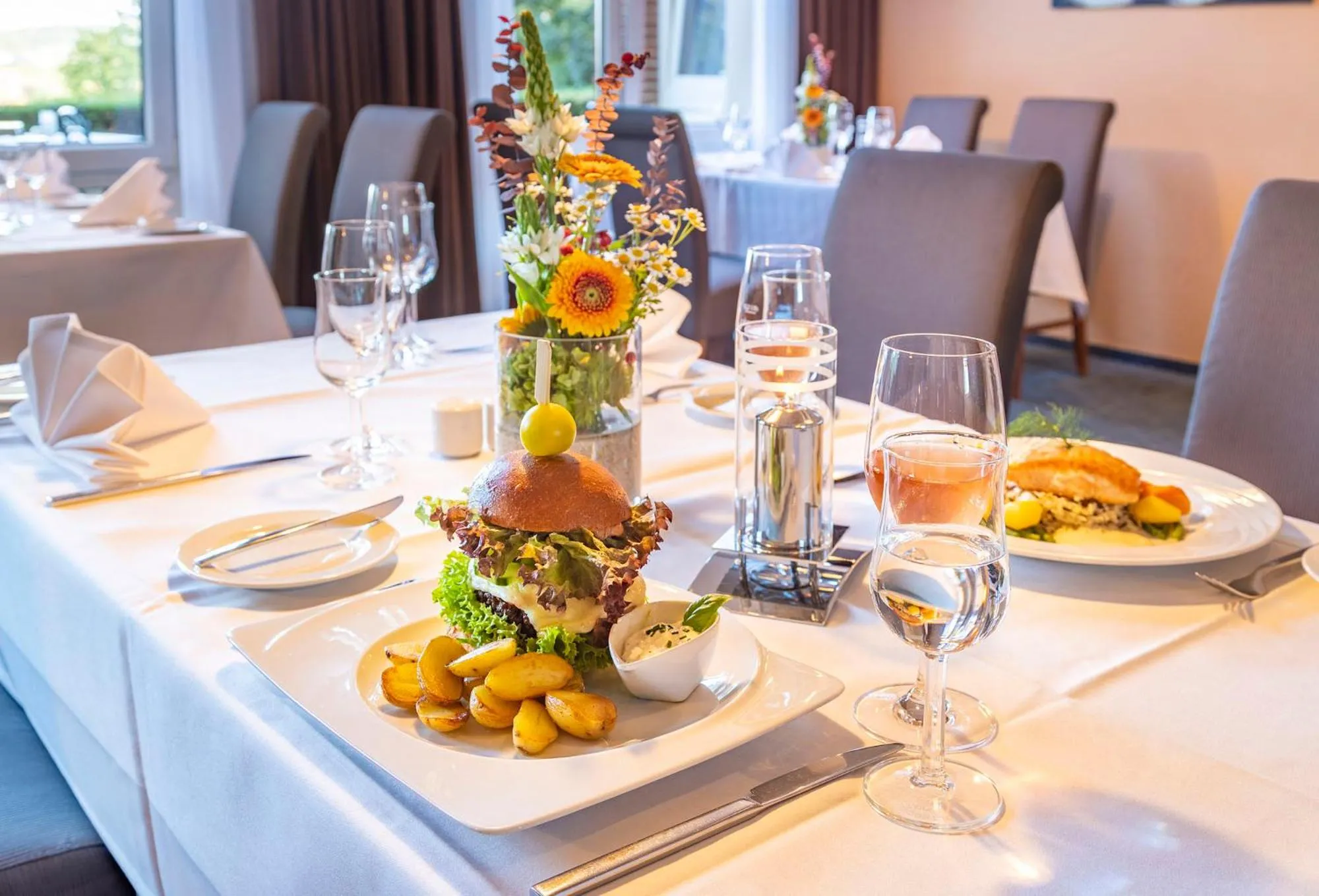 Restaurant/places to eat in Parkhotel Berghölzchen