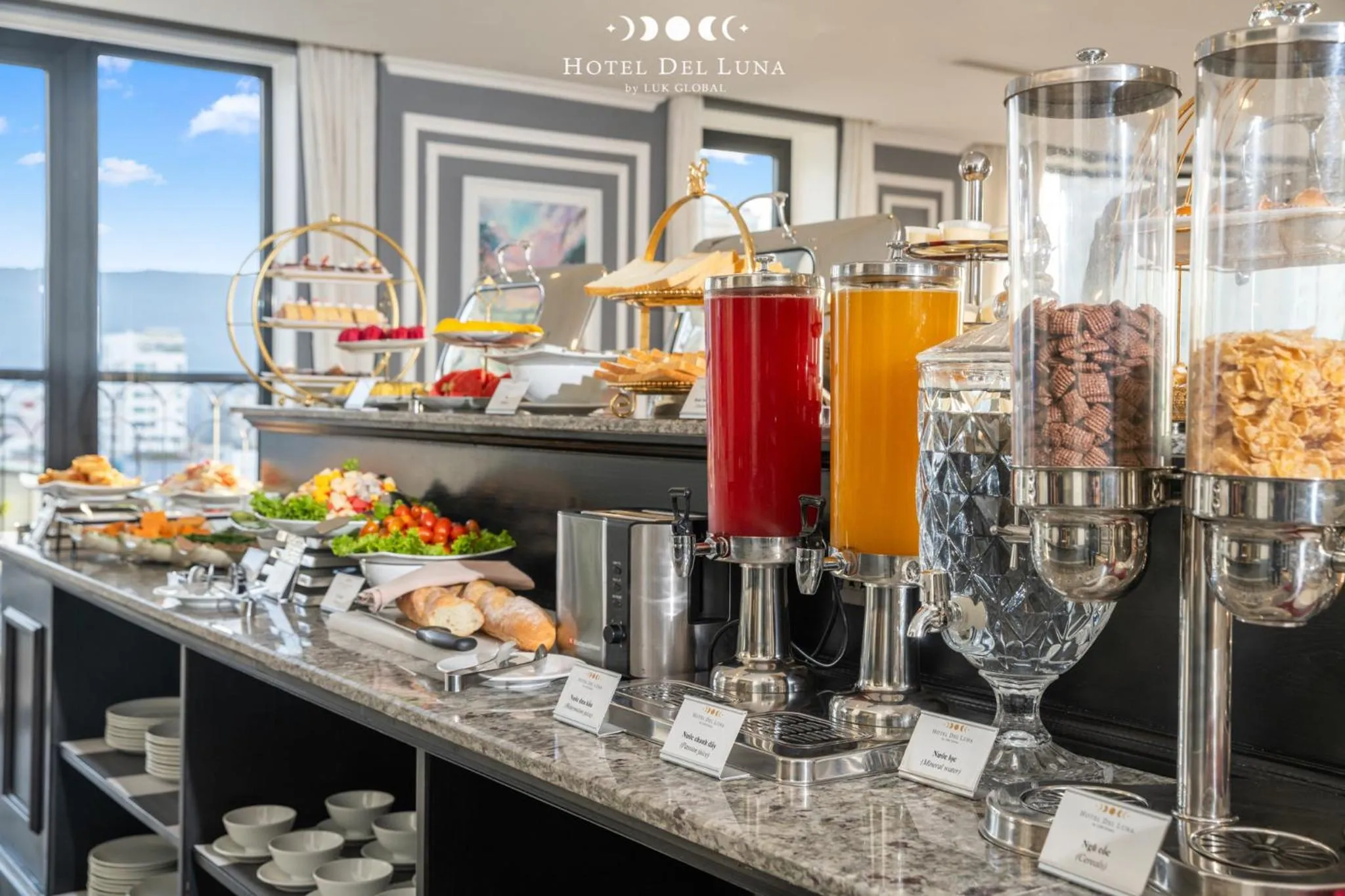 Restaurant/places to eat in Hotel Del Luna Boutique