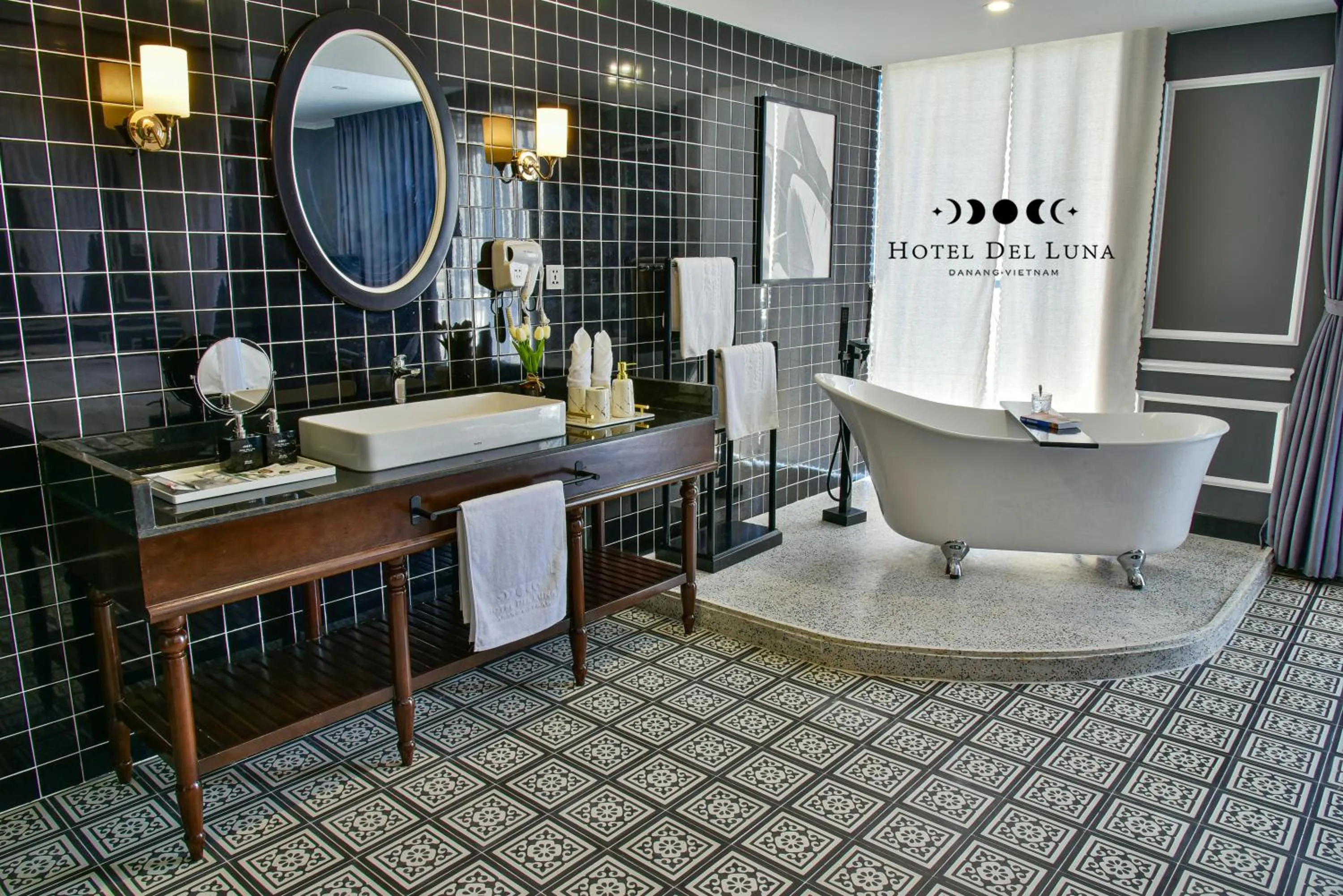 Toilet in Hotel Del Luna Boutique