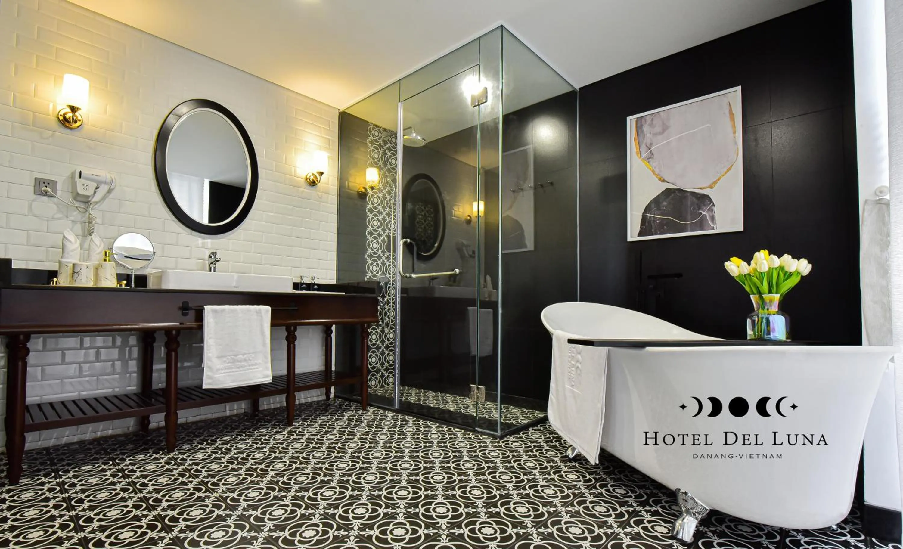 Toilet in Hotel Del Luna Boutique
