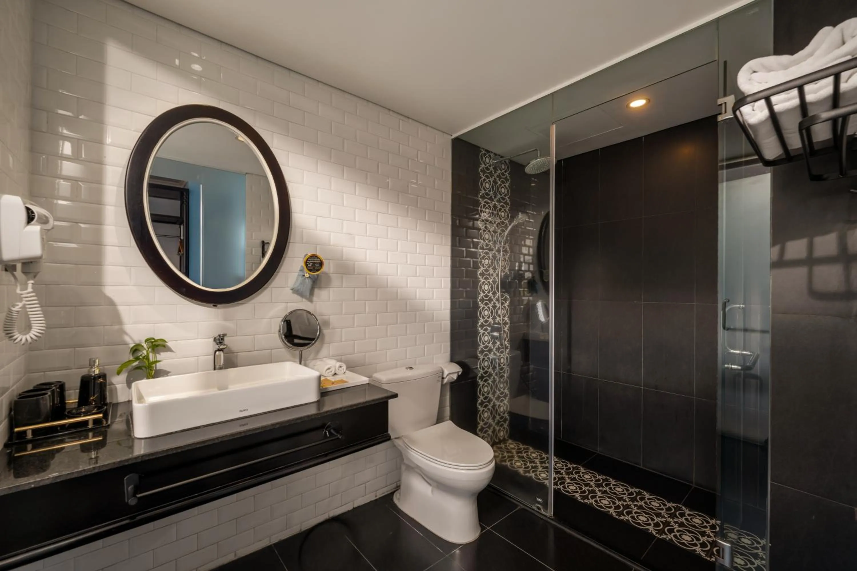 Shower in Hotel Del Luna Boutique