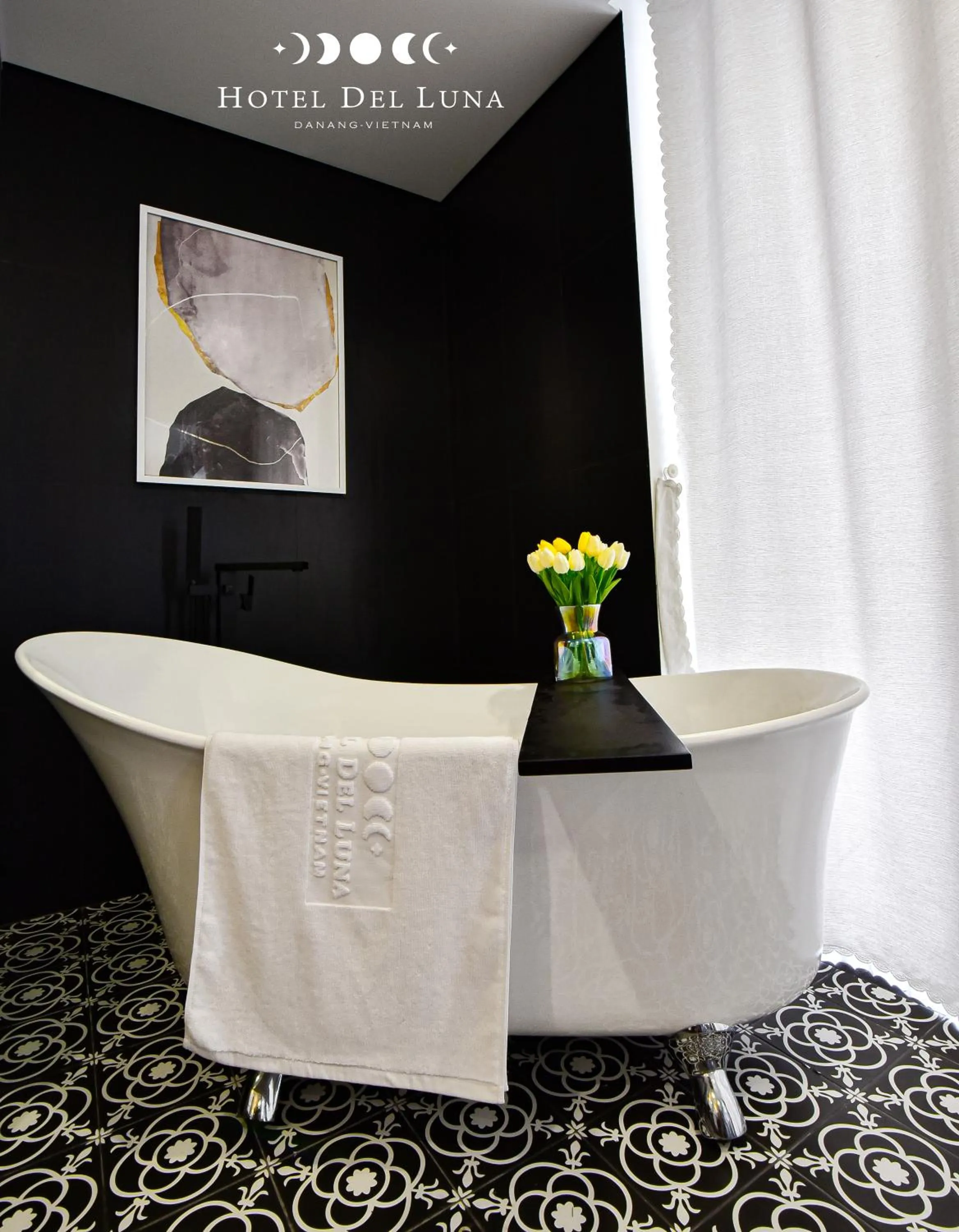 Bath in Hotel Del Luna Boutique