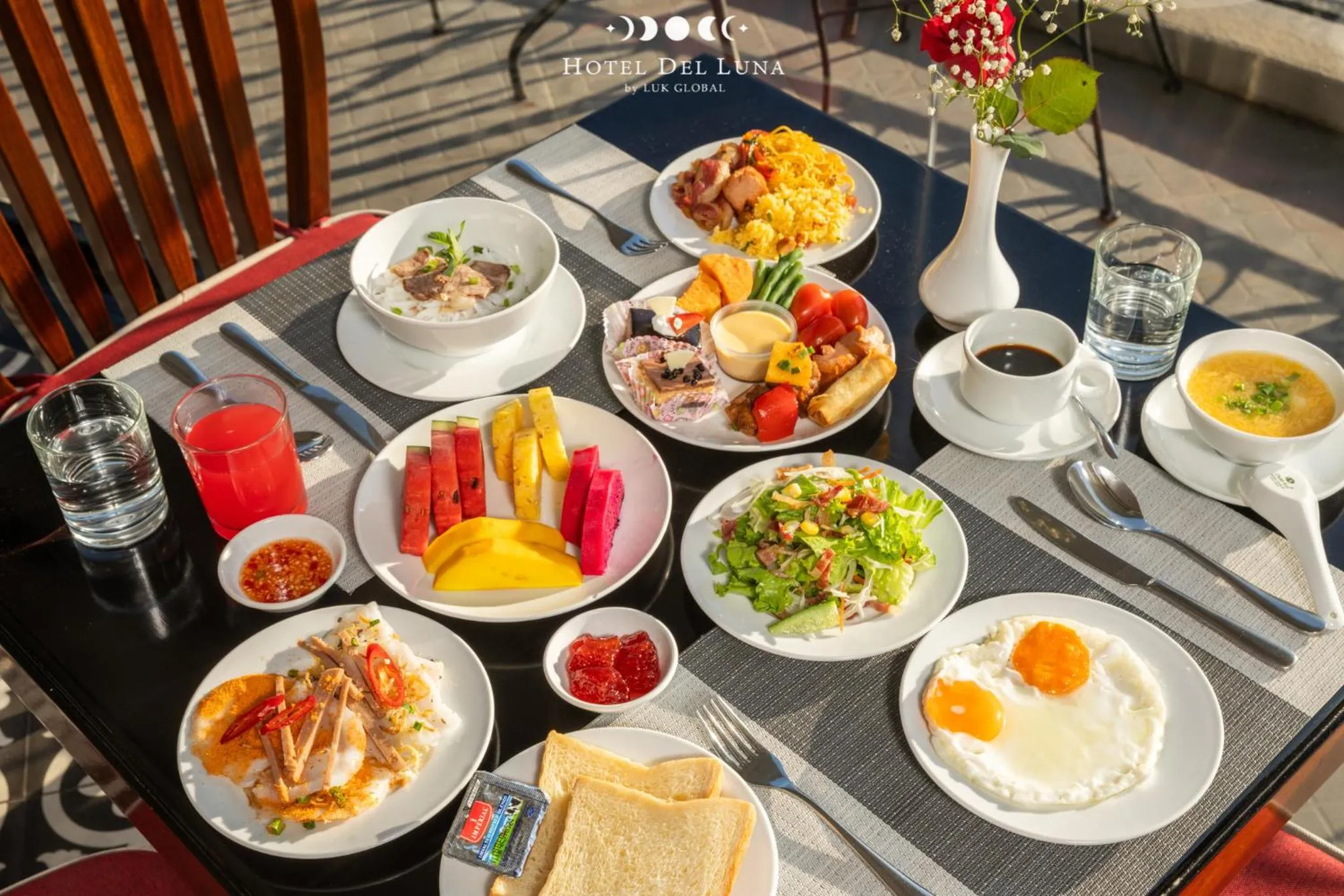 Restaurant/places to eat in Hotel Del Luna Boutique