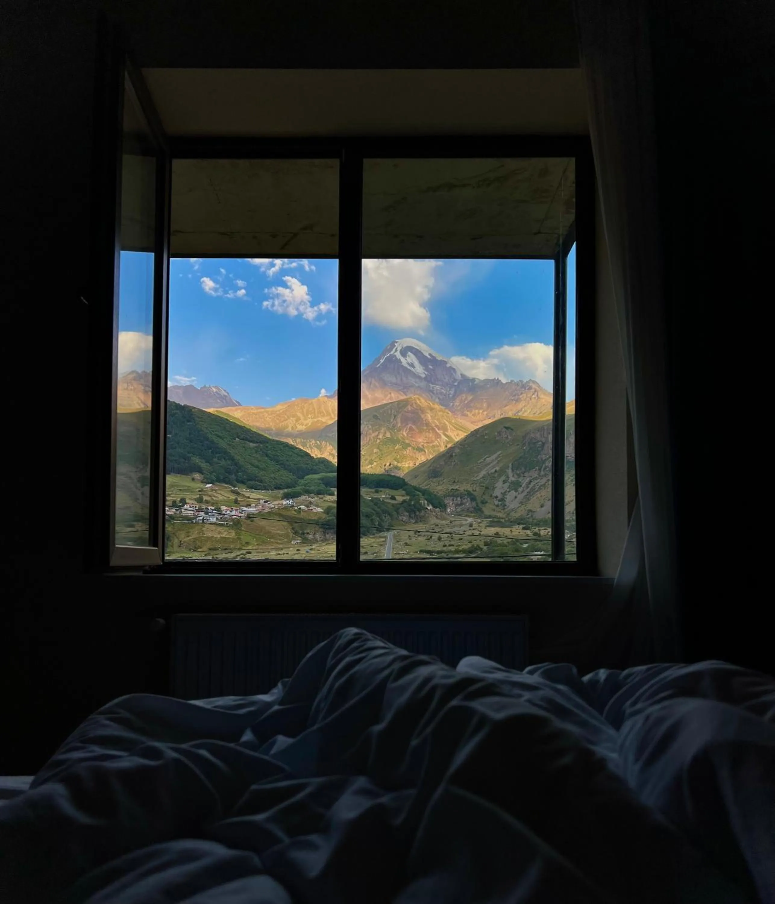 Mountain view, Bed in Hotel Axien Kazbegi