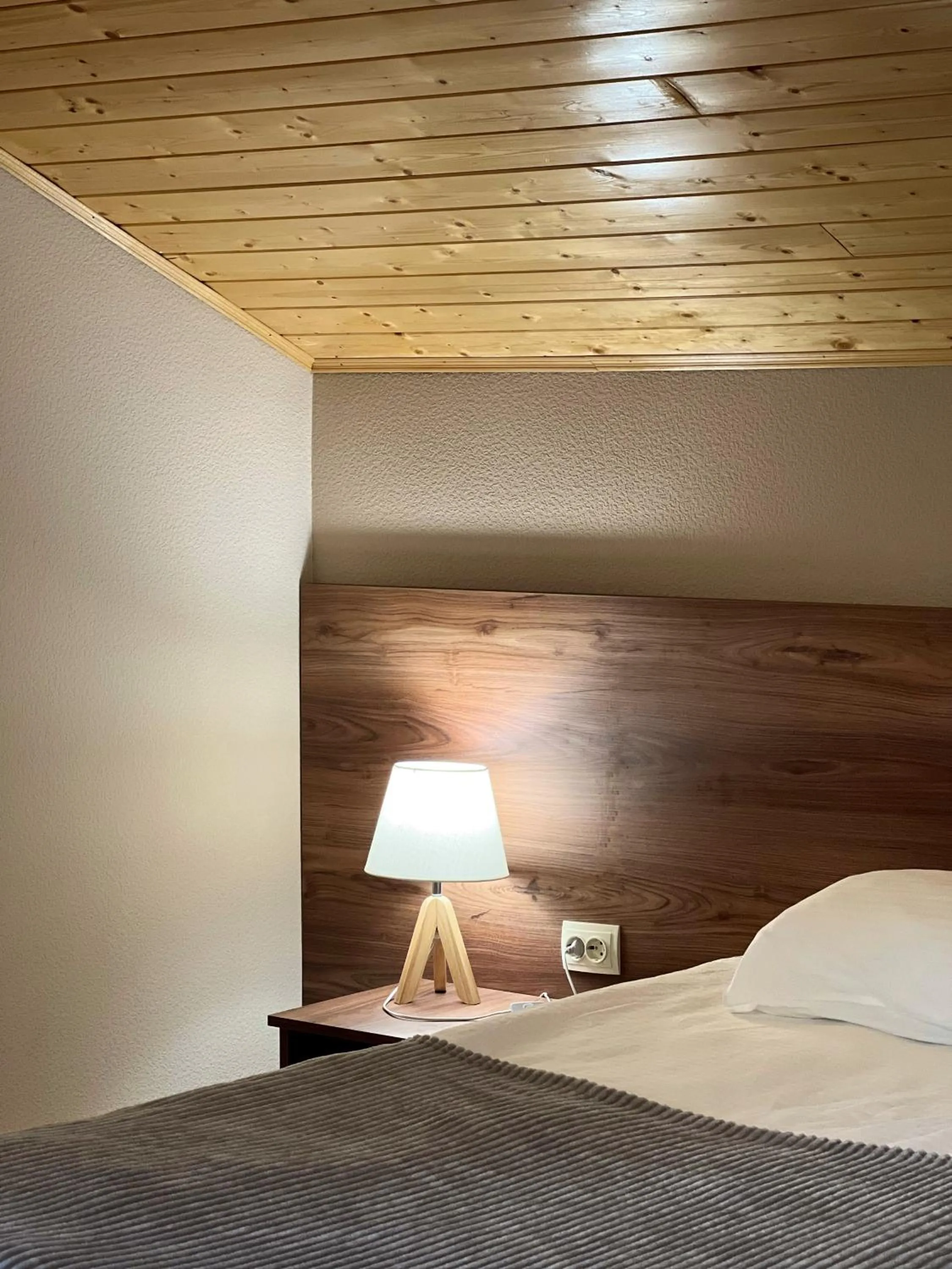 Bedroom, Bed in Hotel Axien Kazbegi