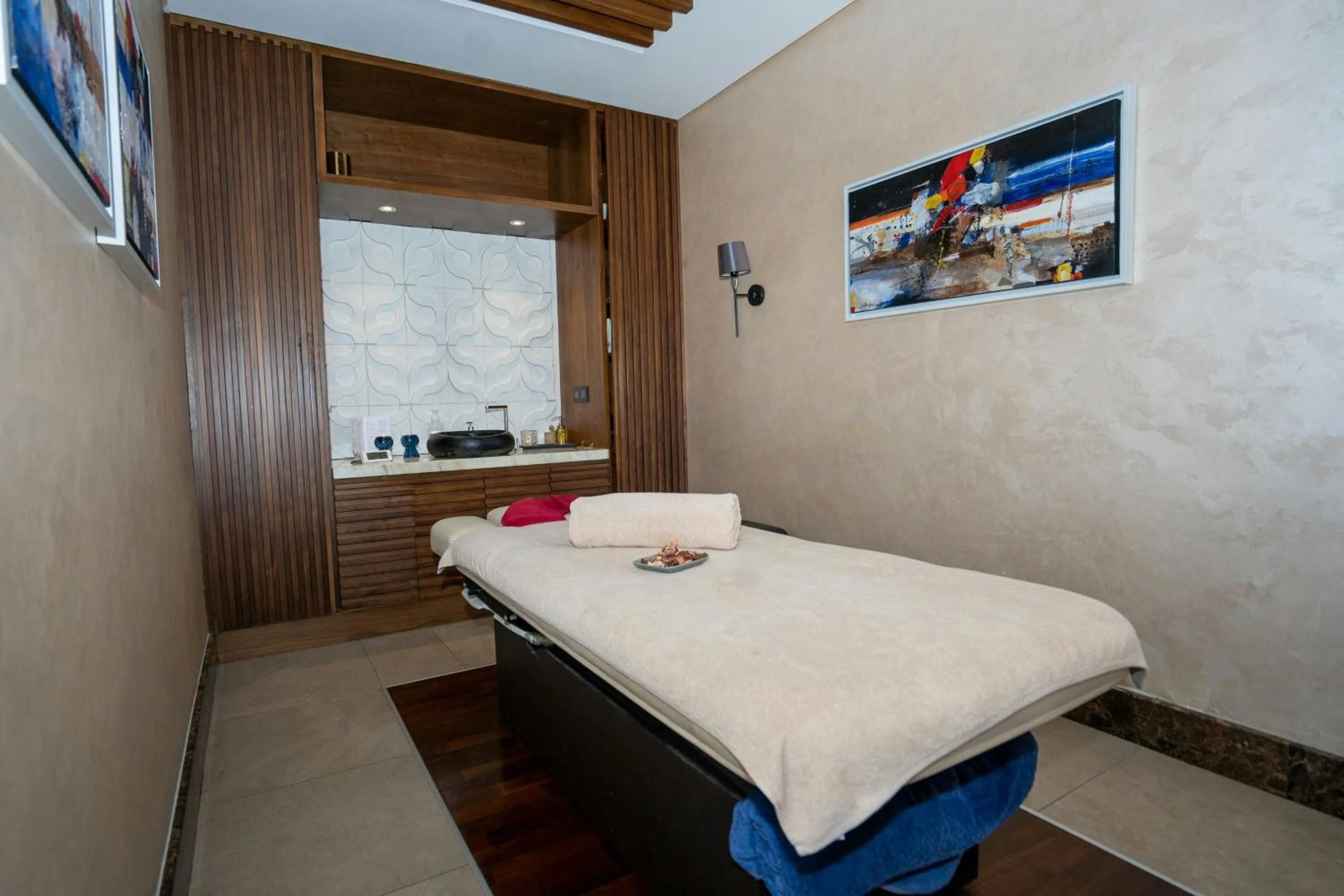 Spa and wellness centre/facilities, Bed in Amman Marriott Hotel