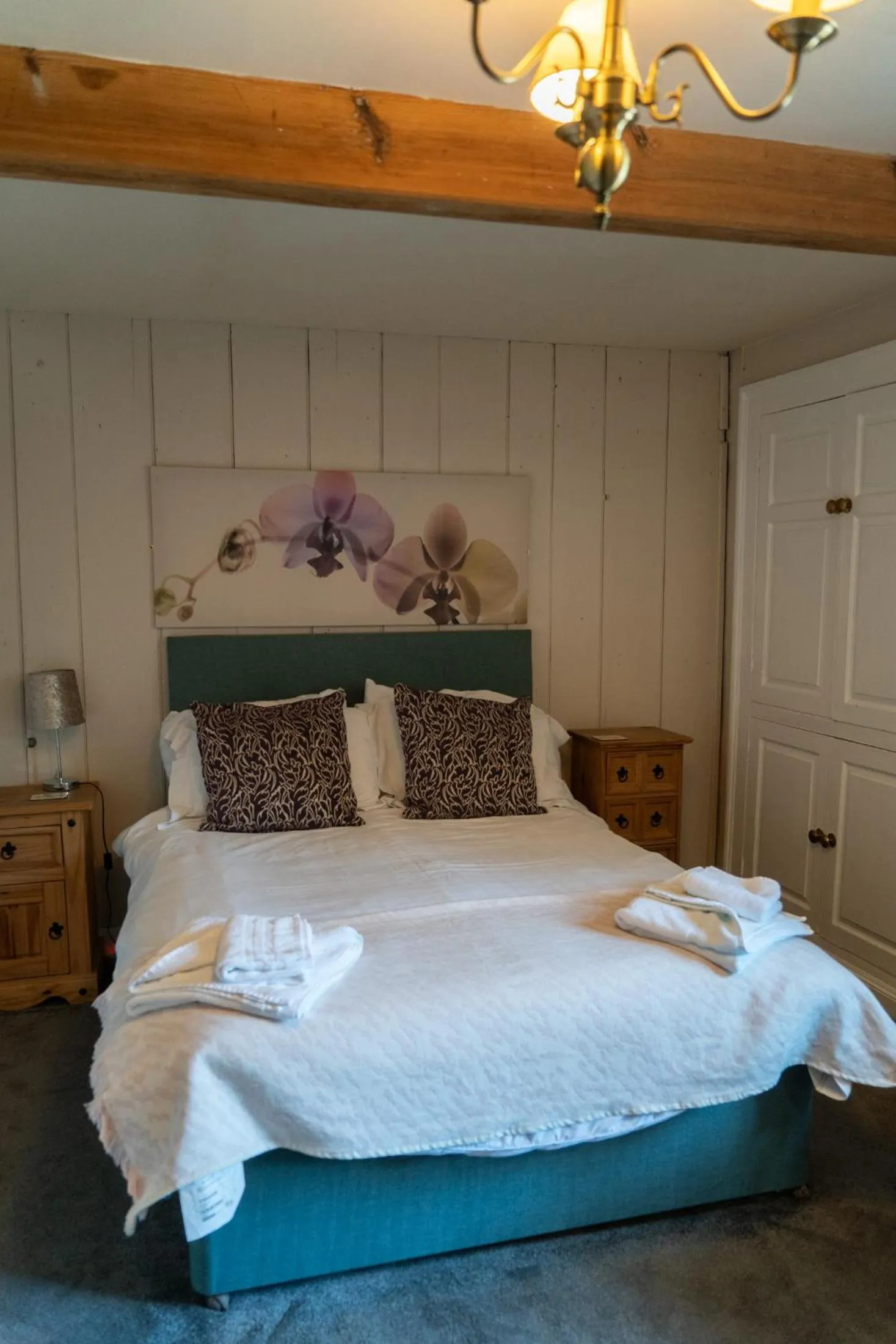 Bedroom, Bed in The White Horse Inn