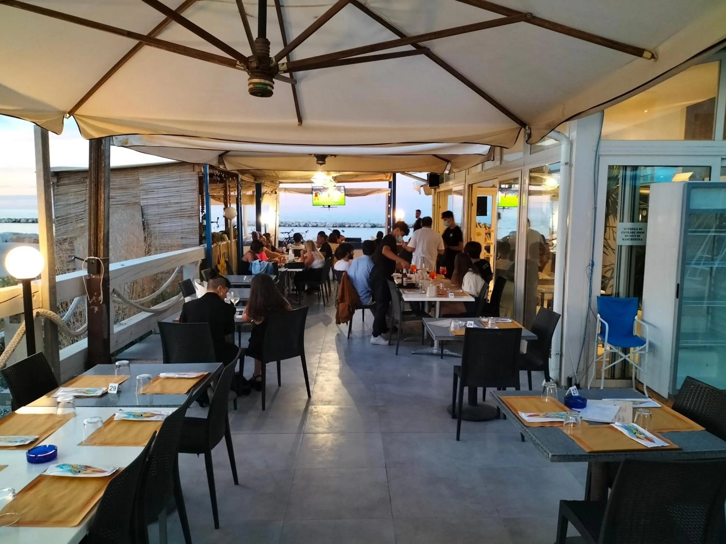 Restaurant/places to eat in chalet del sole