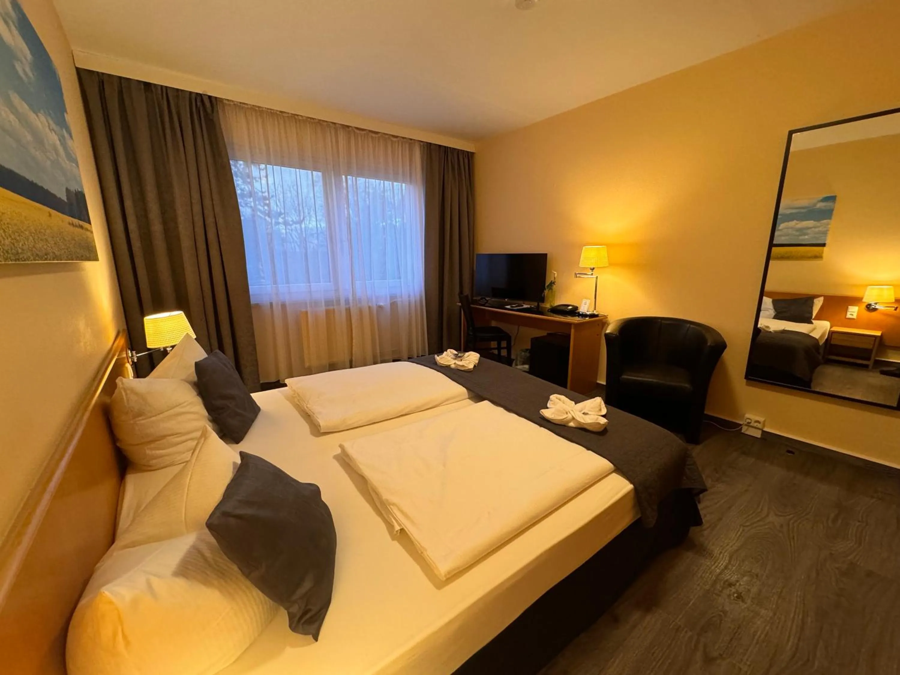 Photo of the whole room, Bed in Hotel am Tierpark