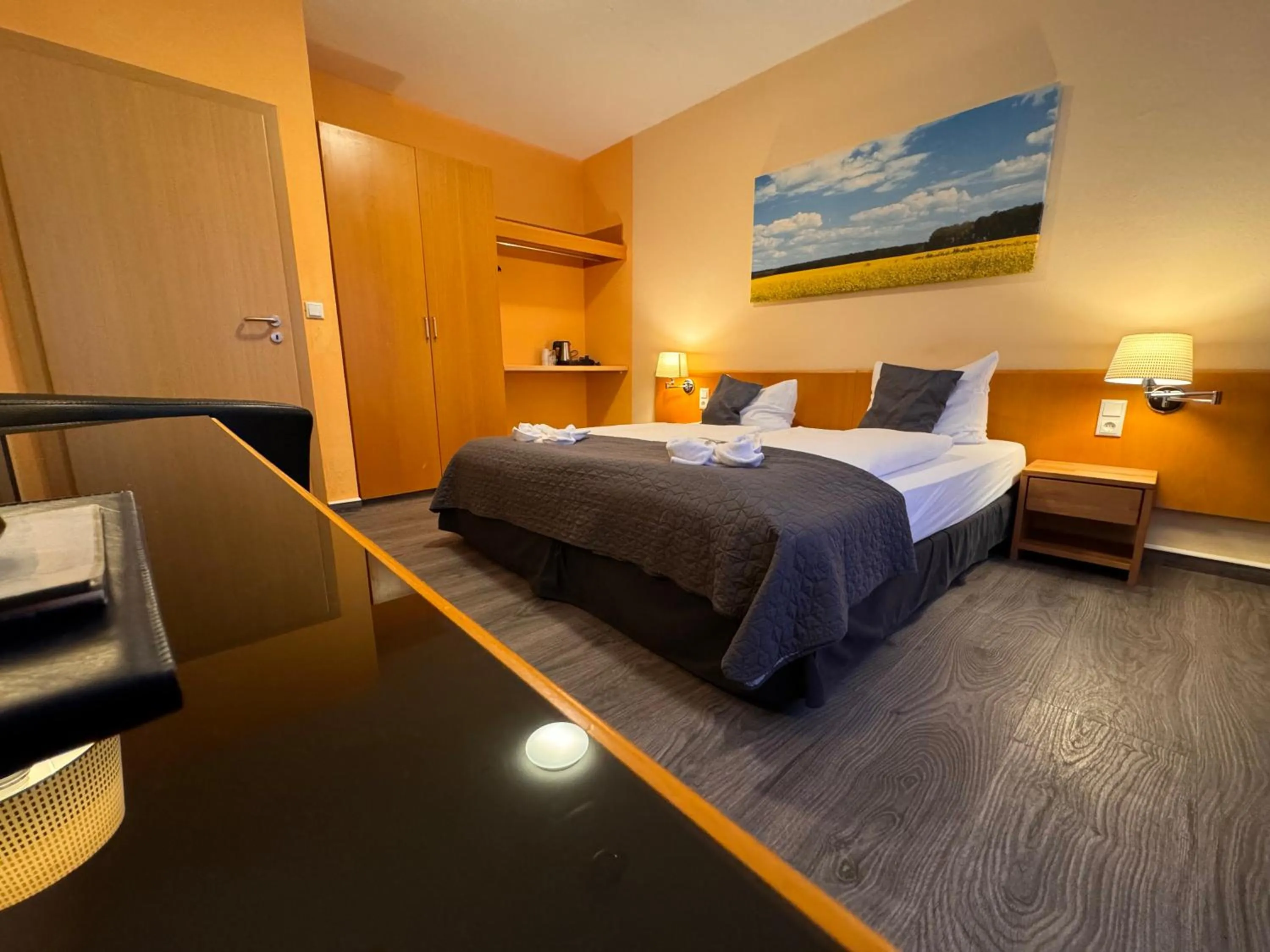 Photo of the whole room, Bed in Hotel am Tierpark