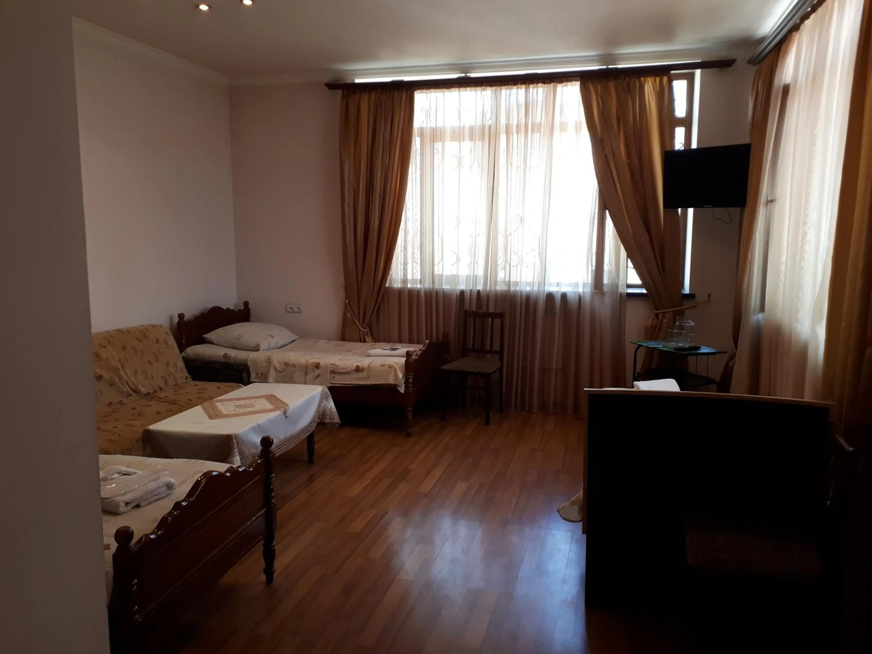 Shower, Bed in Hotel VIVAS