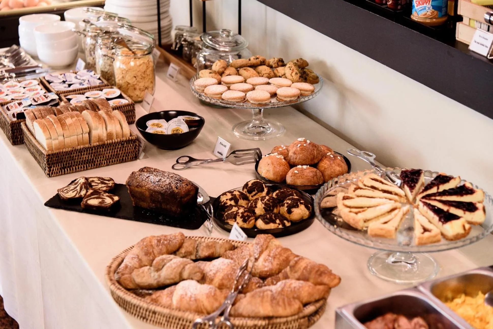 Continental breakfast in Hotel Zenit