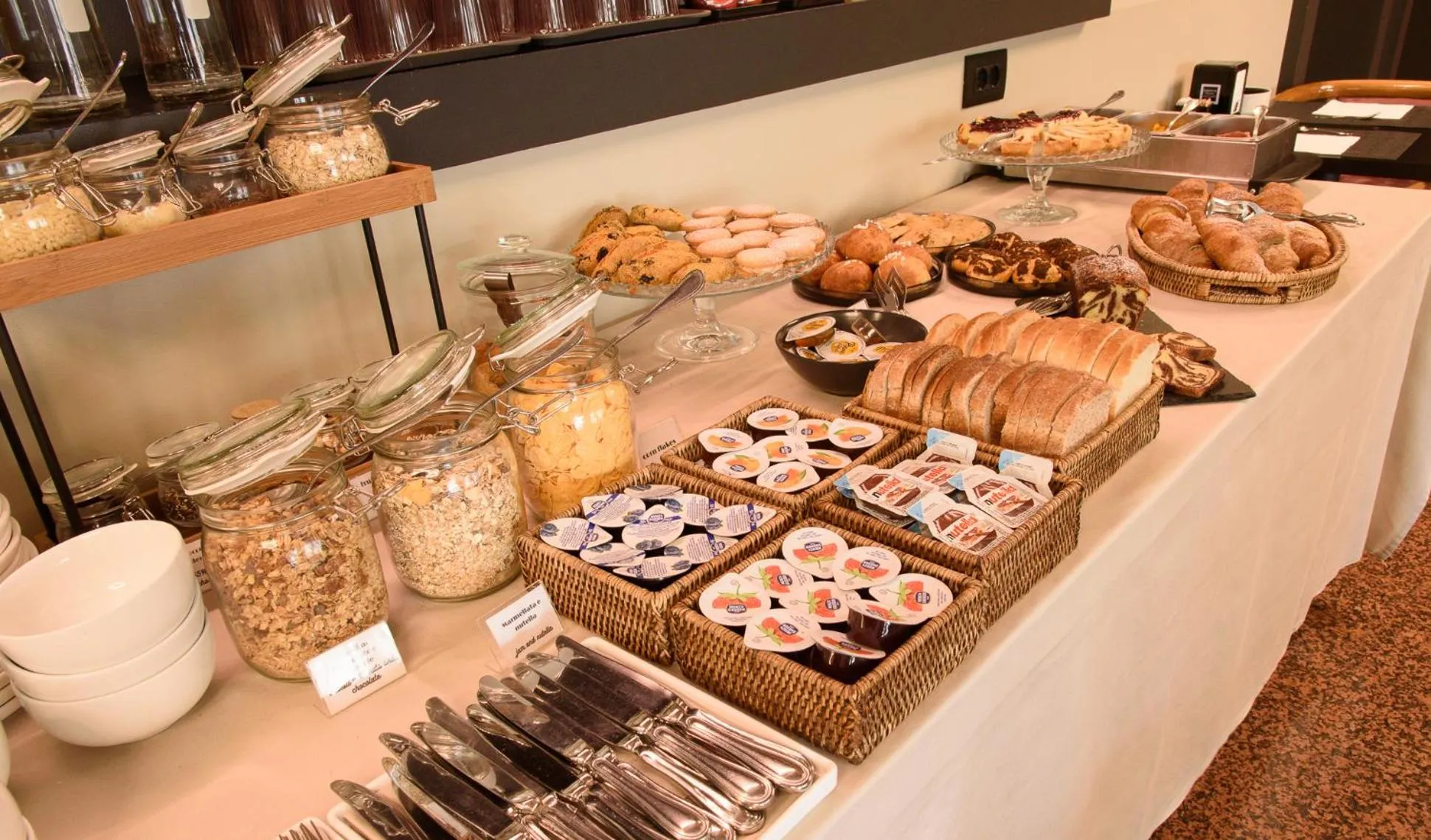 Continental breakfast in Hotel Zenit