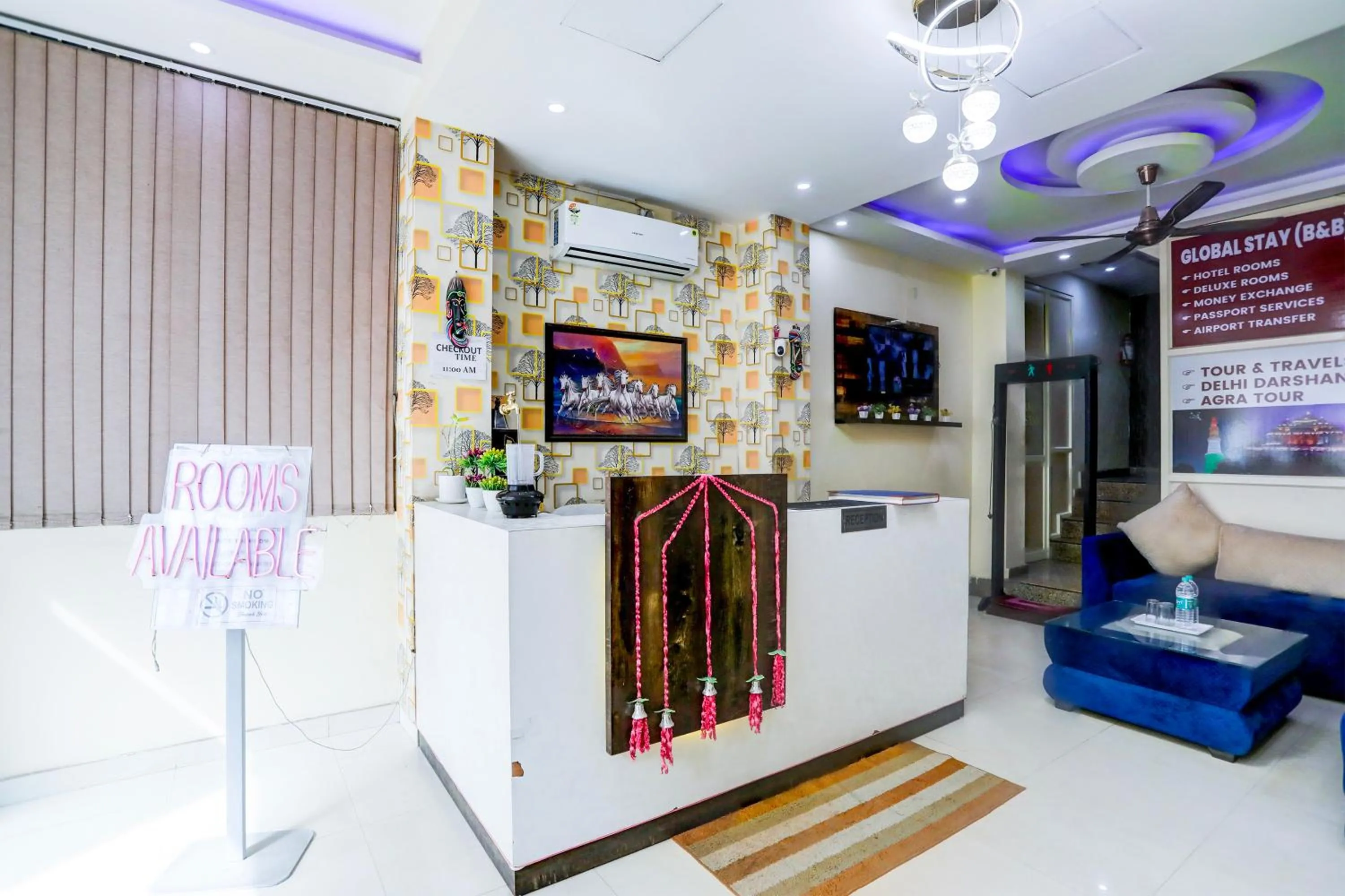 Living room in Hotel Royal Sky Luxury Near Delhi Airport