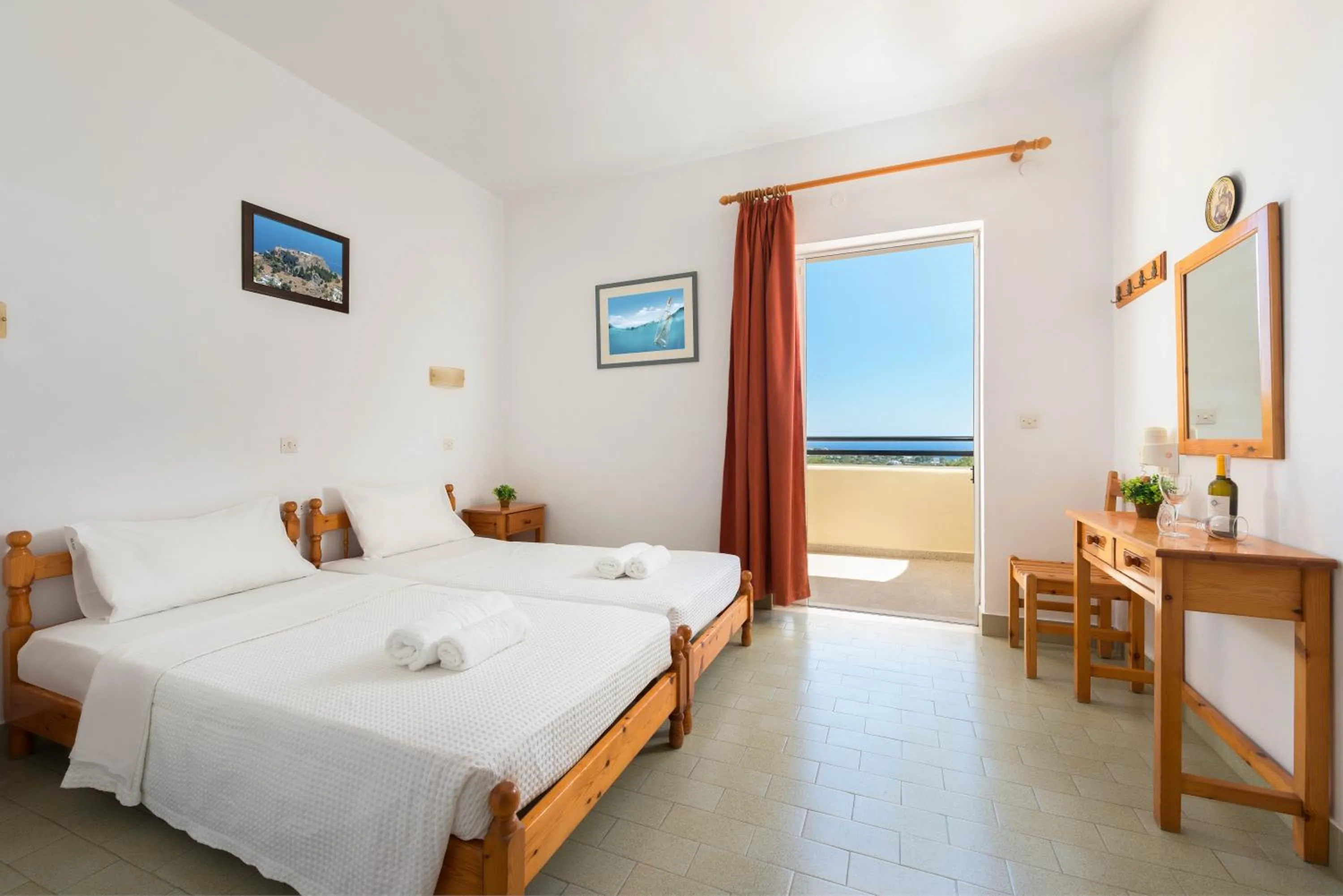 Photo of the whole room, Bed in Pefkos View Apartments