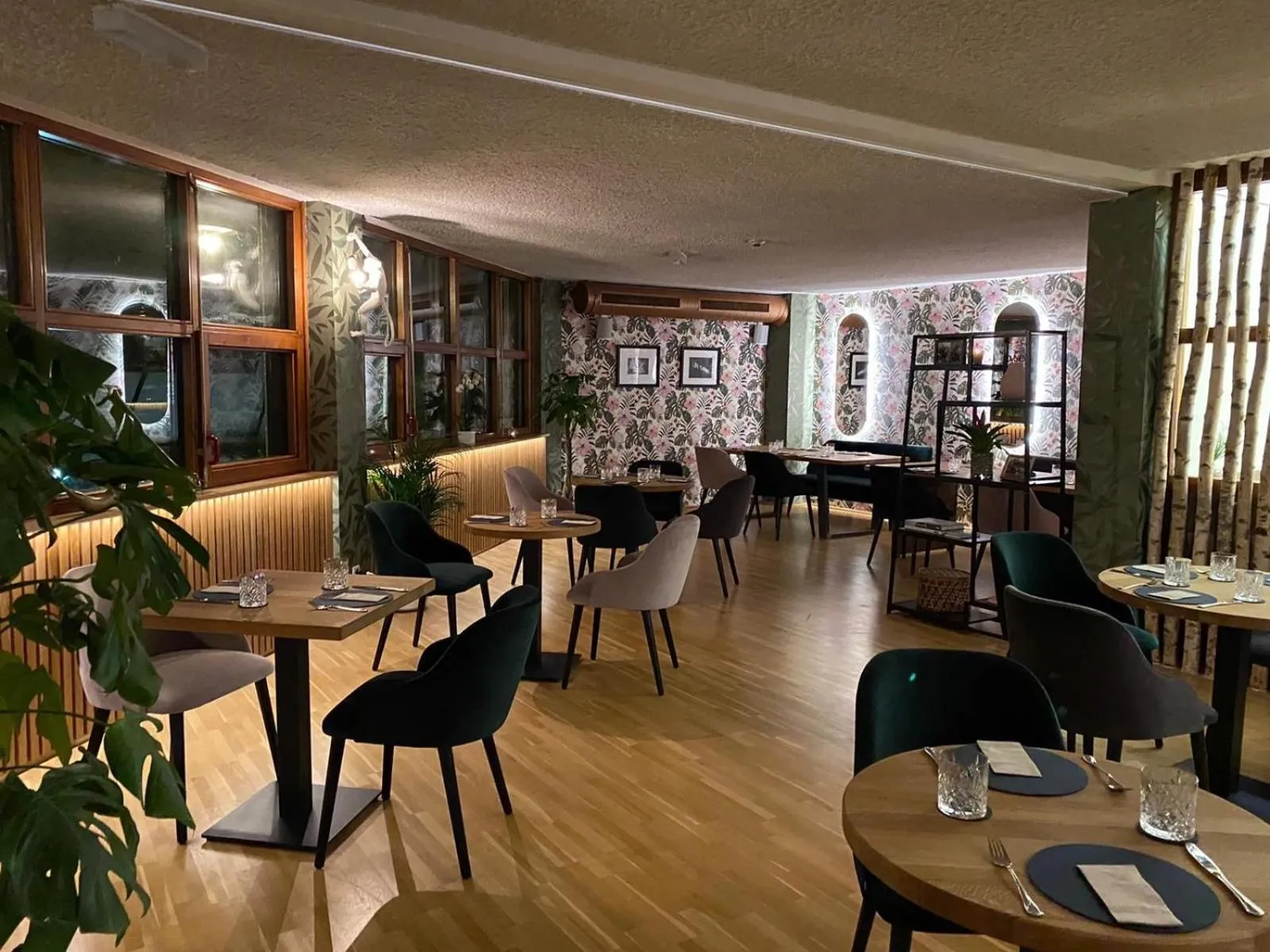 Restaurant/places to eat in Parkhotel Brunauer