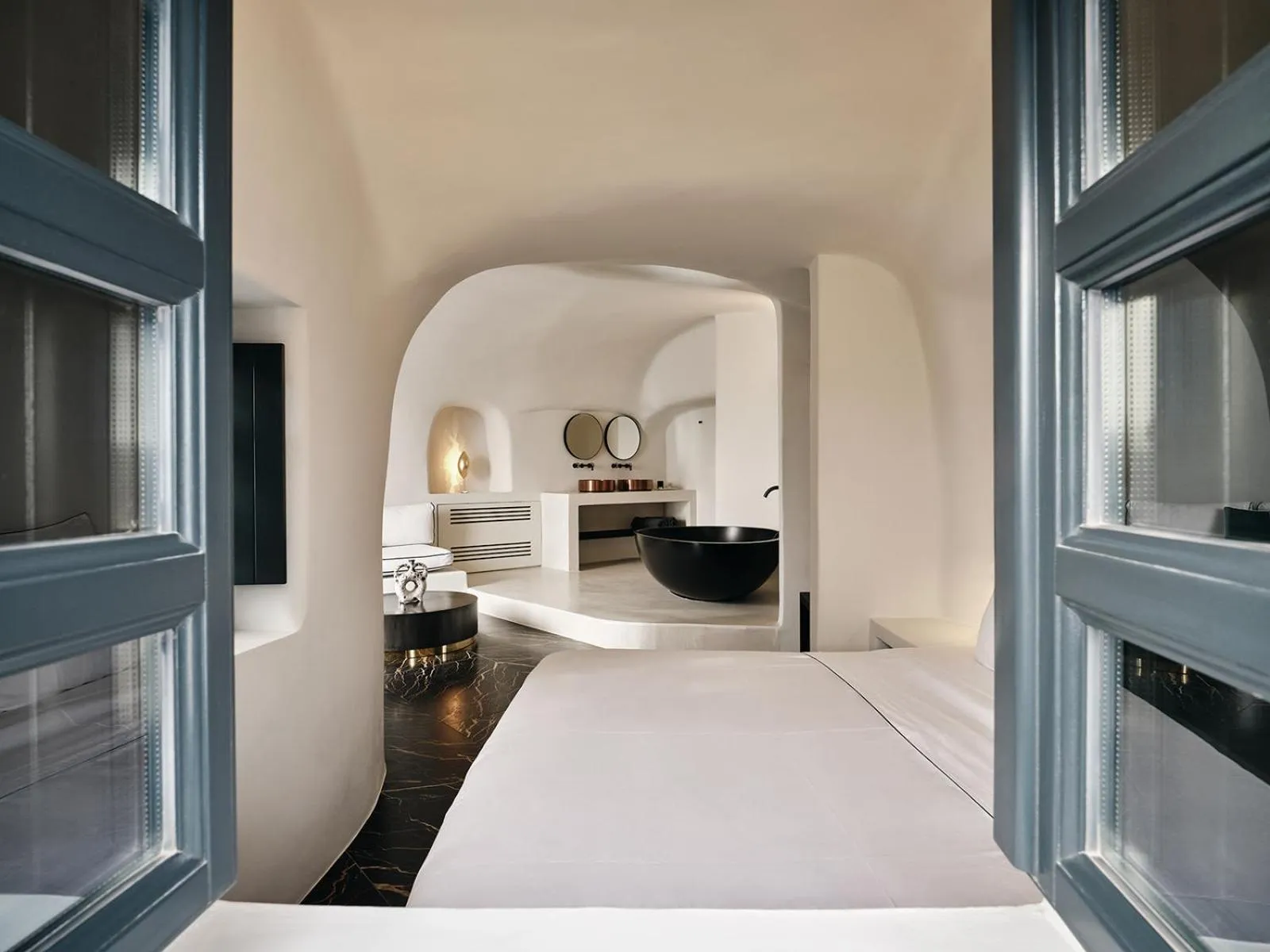 Bedroom, Bed in Abyss Santorini