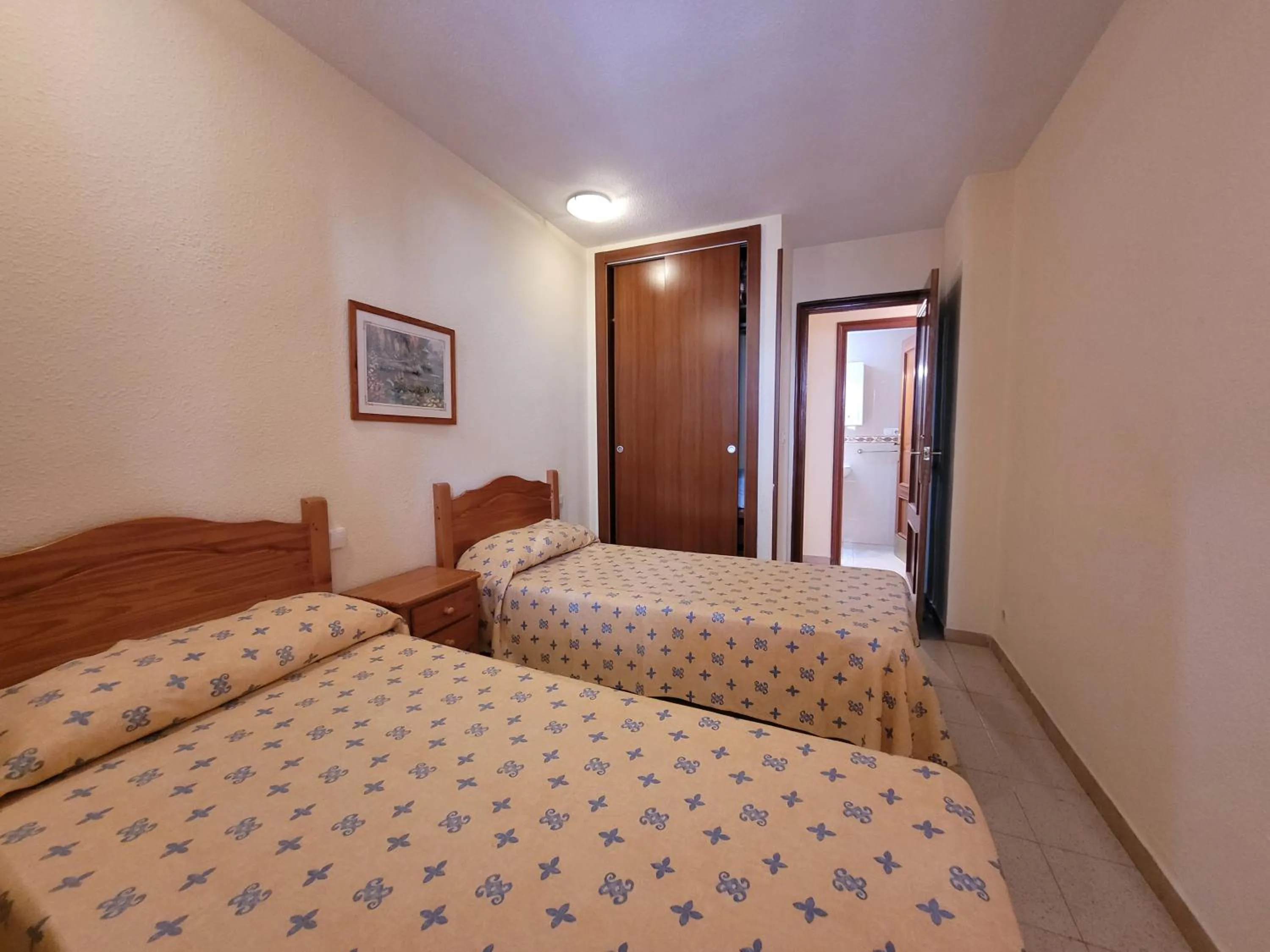 Photo of the whole room, Bed in Europa Center-Fincas Benidorm