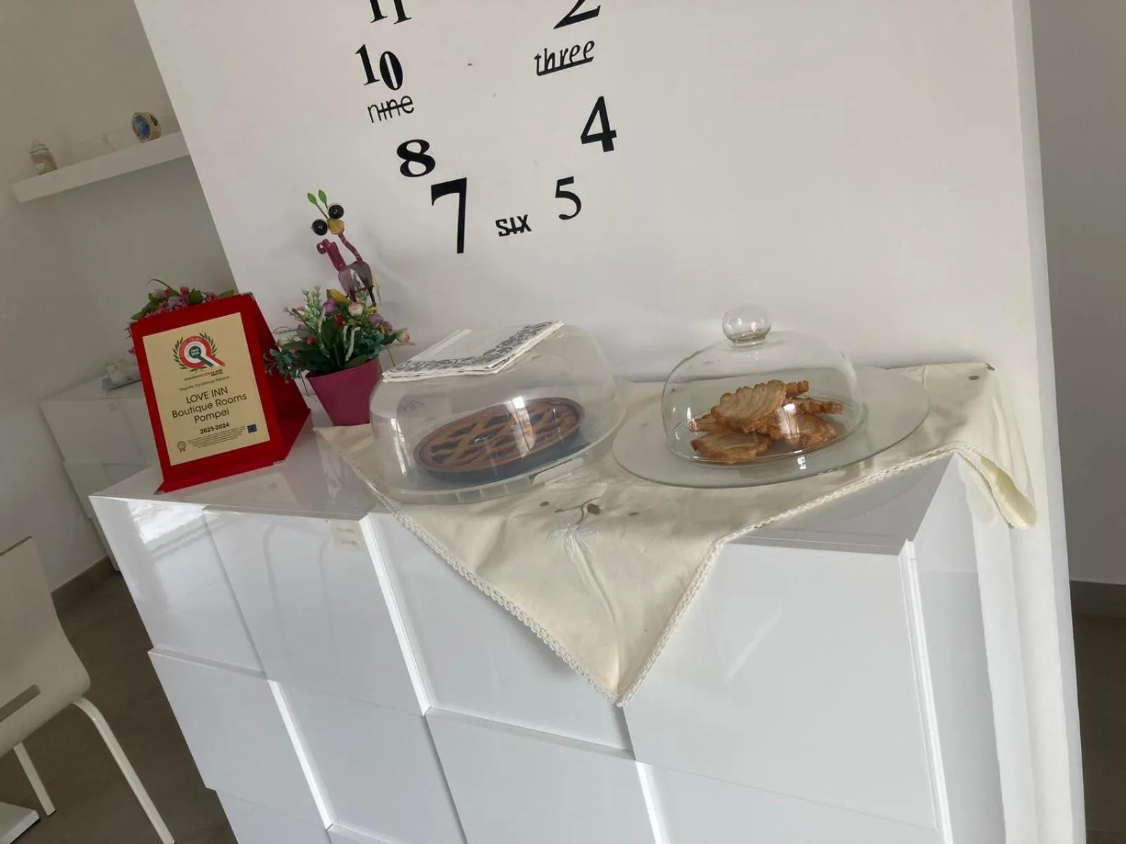 Food and drinks in Love inn