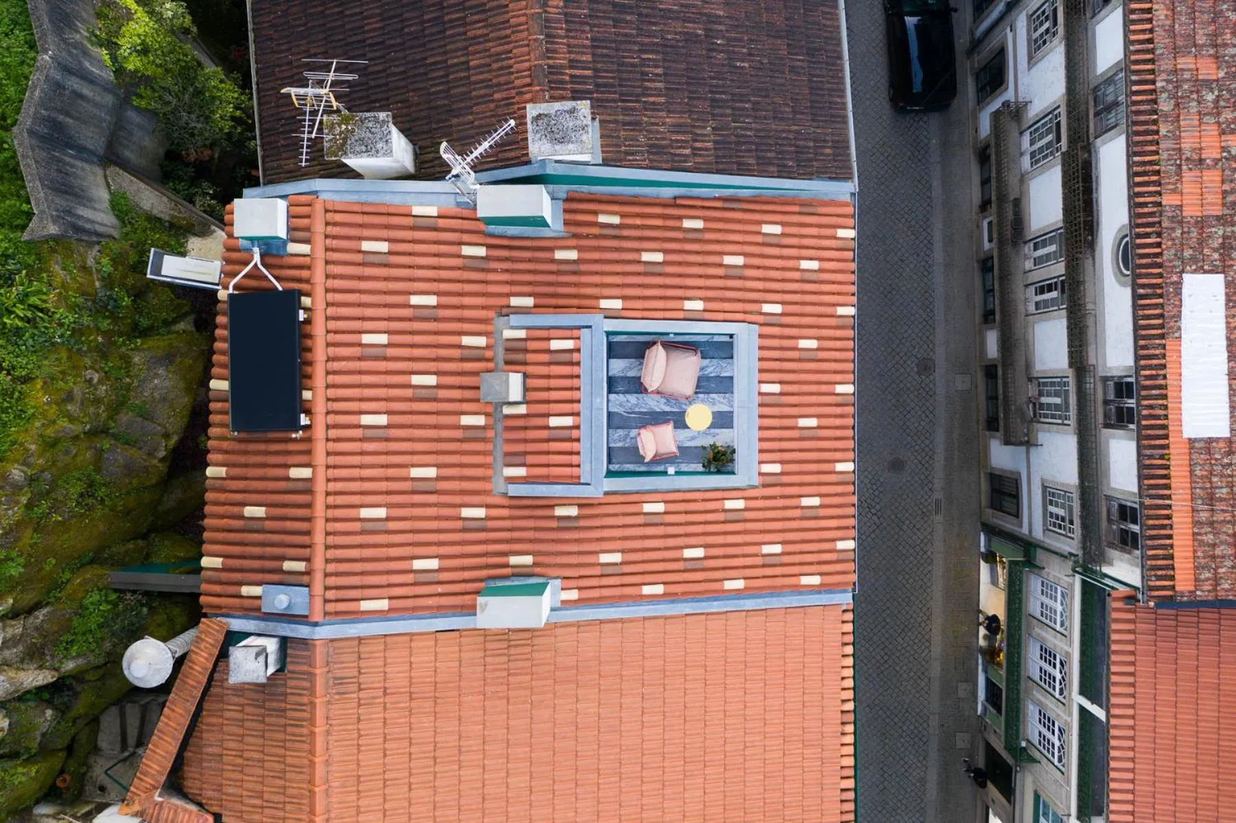 Facade/entrance in Covelo - The Original Rooms and Suites