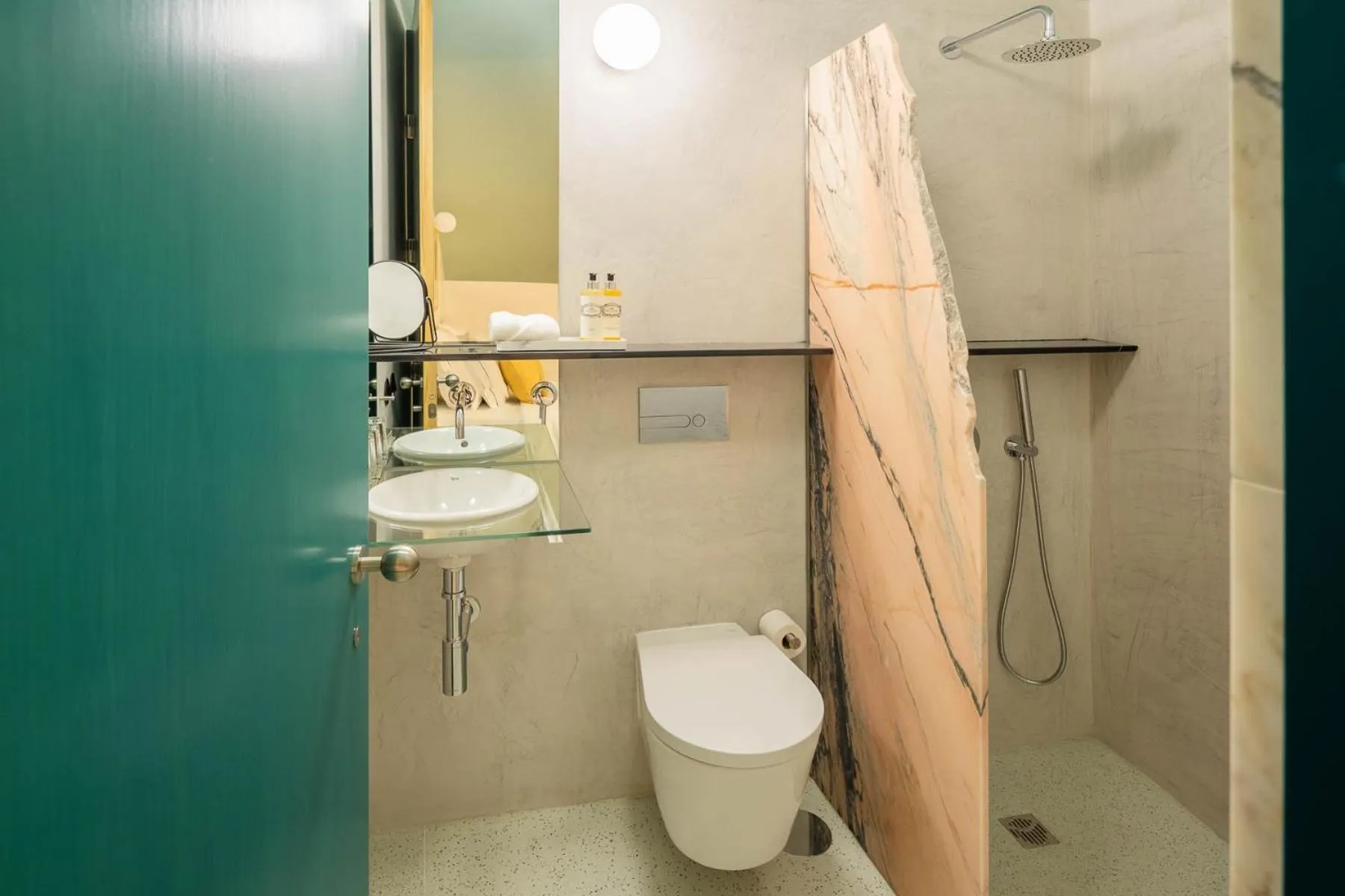 Bathroom in Covelo - The Original Rooms and Suites